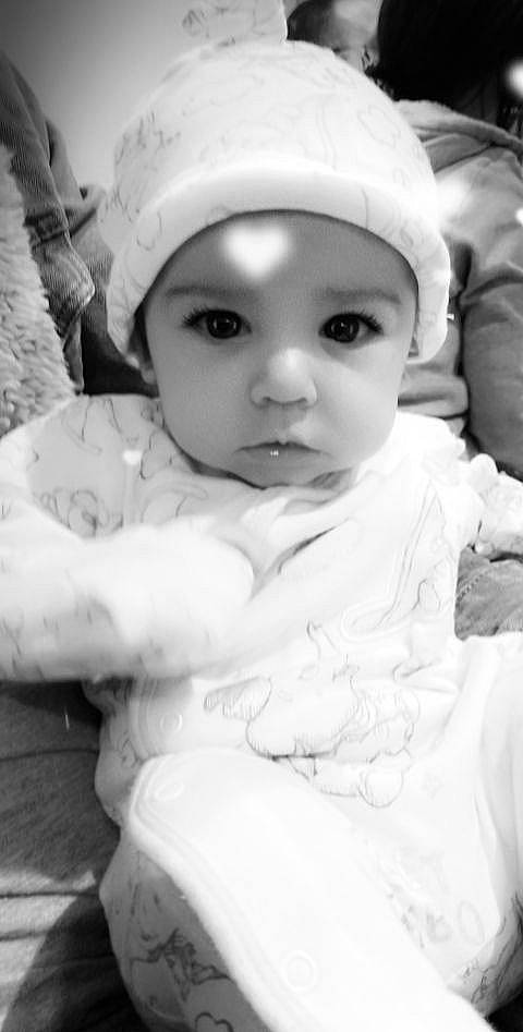 Adam a rejoint le concours — aidez-le/la à gagner de superbes lots ! baby, baby_products, baby_toddler_clothing, cap, cheek, child, eyebrow, eyelash, flash_photography, fun, happy, headgear, headwear, iris, lip, monochrome, monochrome_photography, nose, person, skin