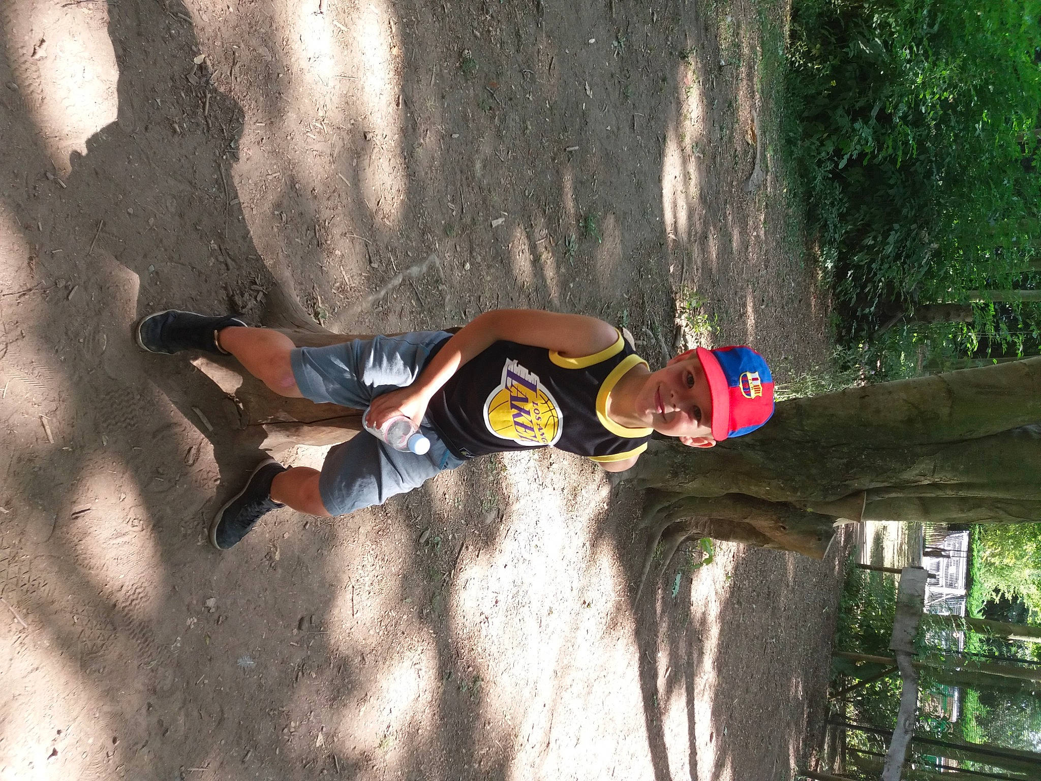 Stephen participe au concours pour gagner de l'argent avec cette photo : adventure, elbow, fun, grass, headwear, human_leg, joy, knee, leg, leisure, people_in_nature, person, plant, recreation, shorts, soil, sportswear, t_shirt, thigh, tree