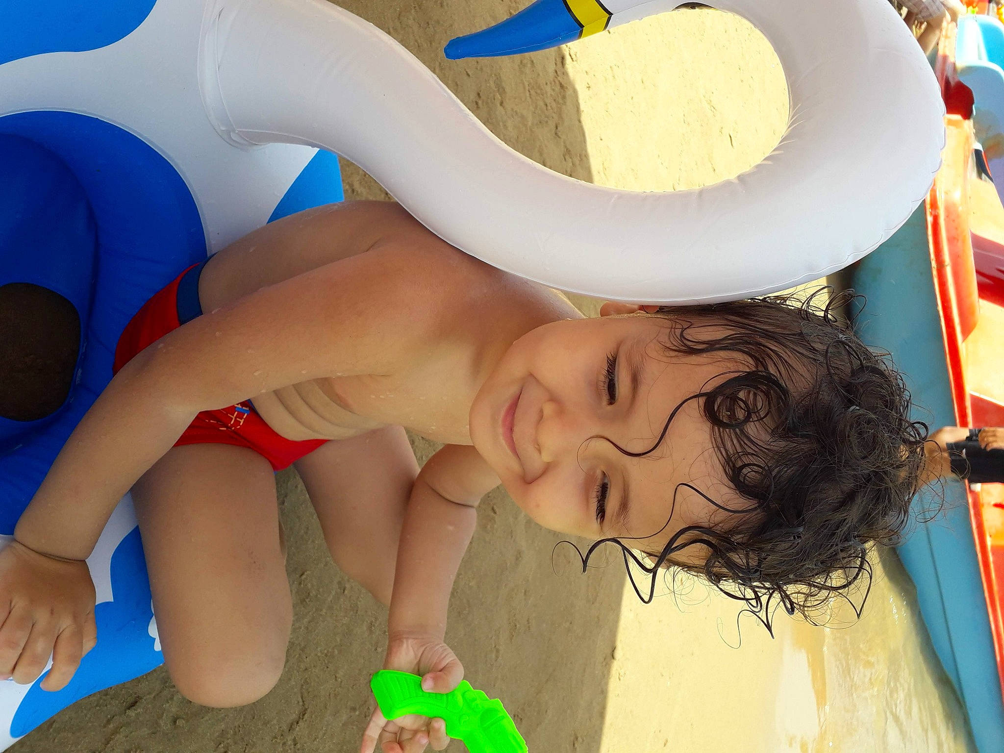 Yunes is registered to the contest to win money with this photo: fun, joy, leg, person, play, summer