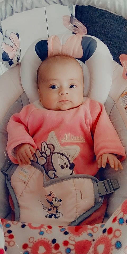 Léane a rejoint le concours — aidez-le/la à gagner de superbes lots ! arm, baby_safety, baby_sleeping, baby_toddler_clothing, cheek, comfort, eye, face, facial_expression, head, human_body, mouth, neck, nose, organ, outerwear, person, skin, sleeve, textile