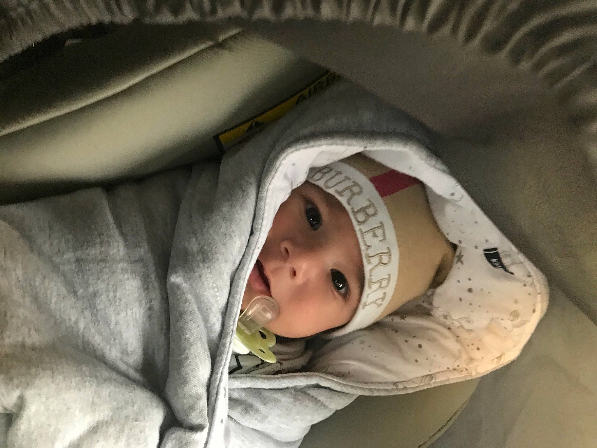 Sany participe au concours pour gagner de l'argent avec cette photo : baby, baby_carriage, baby_products, baby_safety, baby_toddler_clothing, cheek, child, comfort, darkness, eyebrow, headwear, linens, monochrome, monochrome_photography, person, portrait_photography, room, sitting, sleep, sleeve