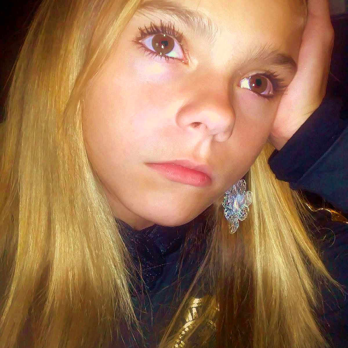Tania participe au concours pour gagner de l'argent avec cette photo :