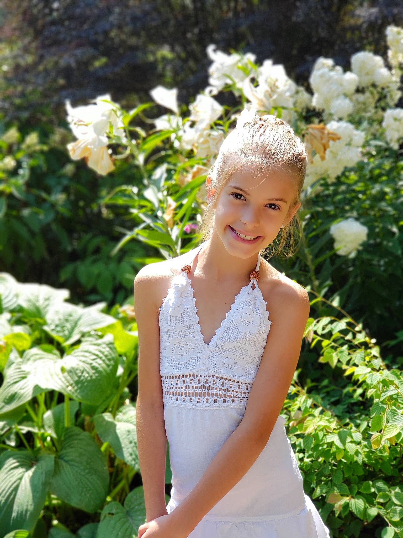 Alyssia is registered to the contest to win money with this photo: beauty, blond, botany, bride, clothing, dress, fashion, flower, hair, hairstyle, headpiece, joint, joy, lady, person, photo_shoot, photograph, shoulder, spring, summer