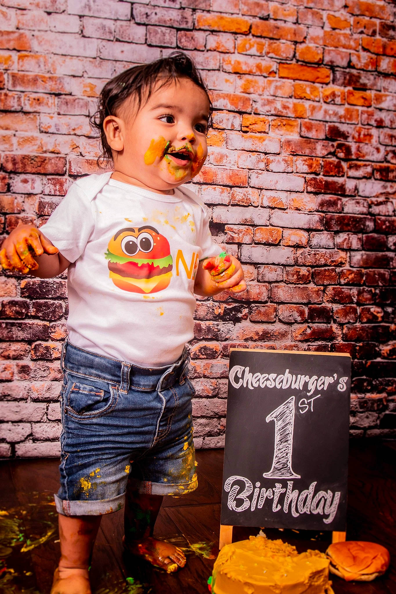 Yandel is registered to the contest to win money with this photo: child, happy, person, pumpkin, toddler