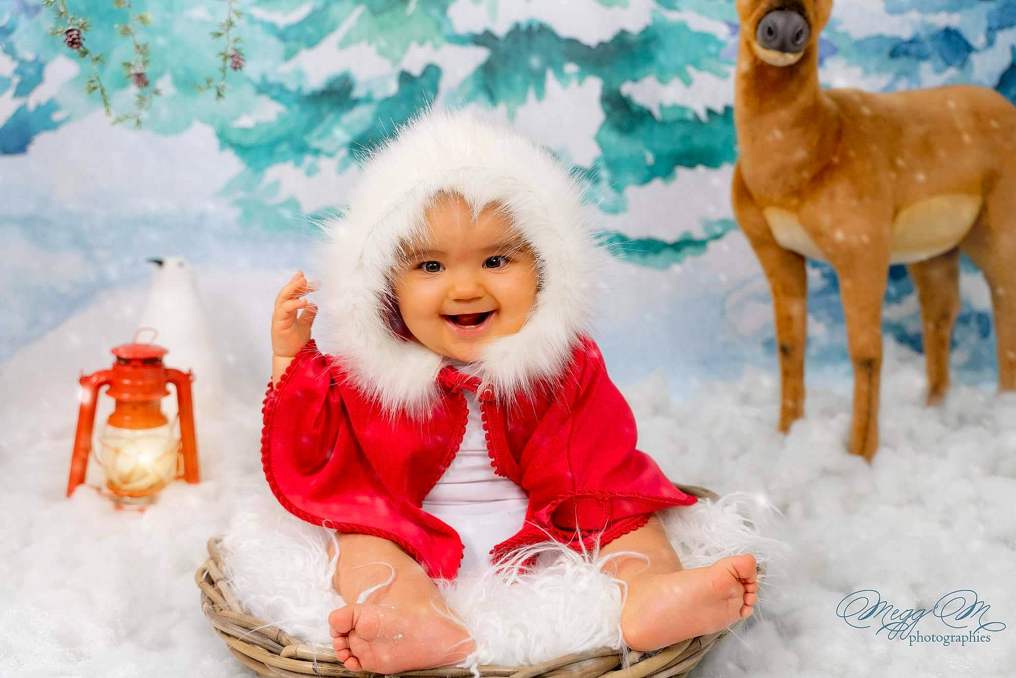 Zelia a rejoint le concours — aidez-le/la à gagner de superbes lots ! child, christmas, christmas_ornament, fun, fur, happiness, holiday, infant, joy, person, toddler, winter