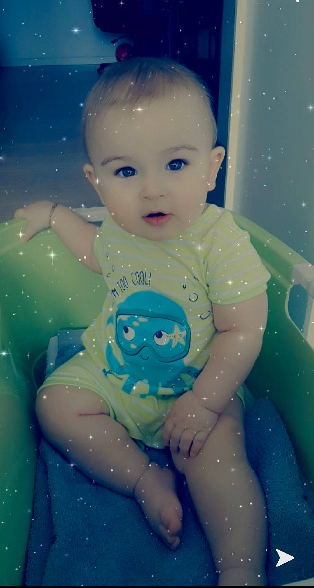 David Nicolas participe au concours pour gagner de l'argent avec cette photo : baby, bathing, blue, cheek, child, eye, iris, person, skin, sky, smile, space, toddler, water