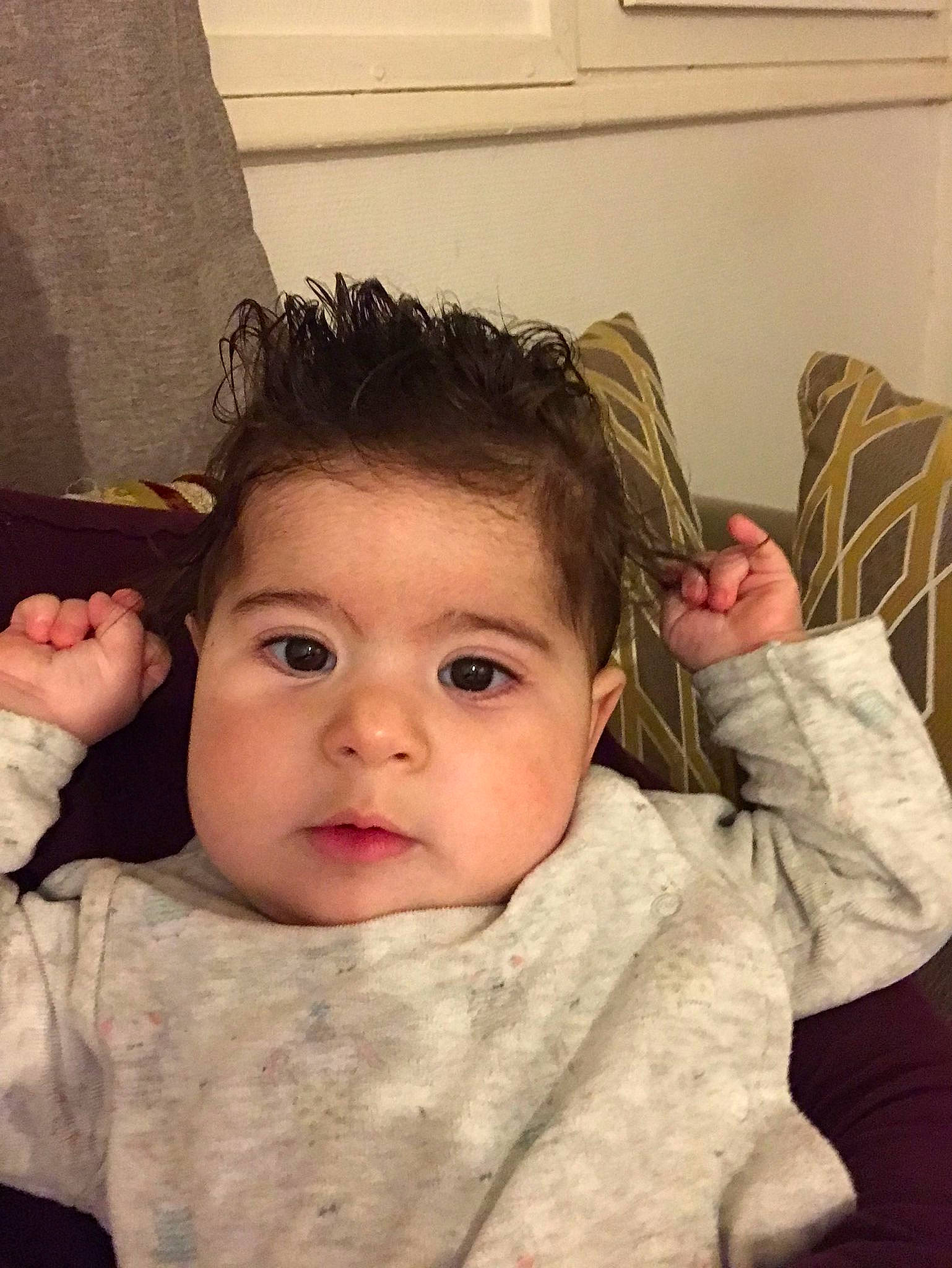 Rania participe au concours pour gagner de l'argent avec cette photo : arm, cheek, chin, ear, eye, eyebrow, eyelash, forehead, hair, hand, iris, jaw, lip, mouth, muscle, neck, nose, person, shoulder, skin