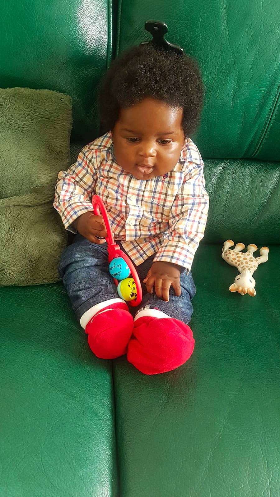 Sonagnon a rejoint le concours — aidez-le/la à gagner de superbes lots ! baby_toys, child, person, play, sitting, toddler, toy