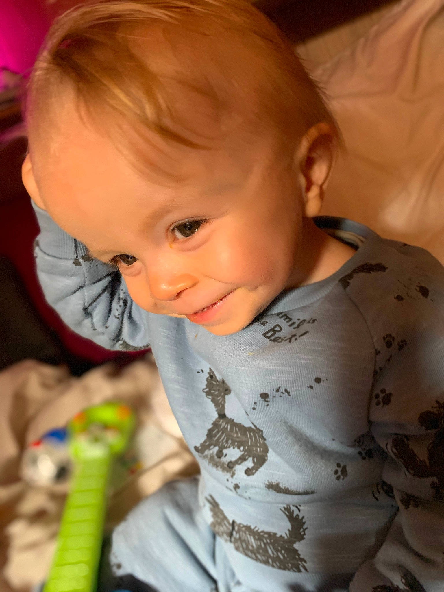 Tiago a rejoint le concours — aidez-le/la à gagner de superbes lots ! cheek, chin, dress, ear, eye, eyebrow, facial_expression, head, human, human_body, iris, lip, mouth, neck, nose, person, product, skin, sleeve, smile