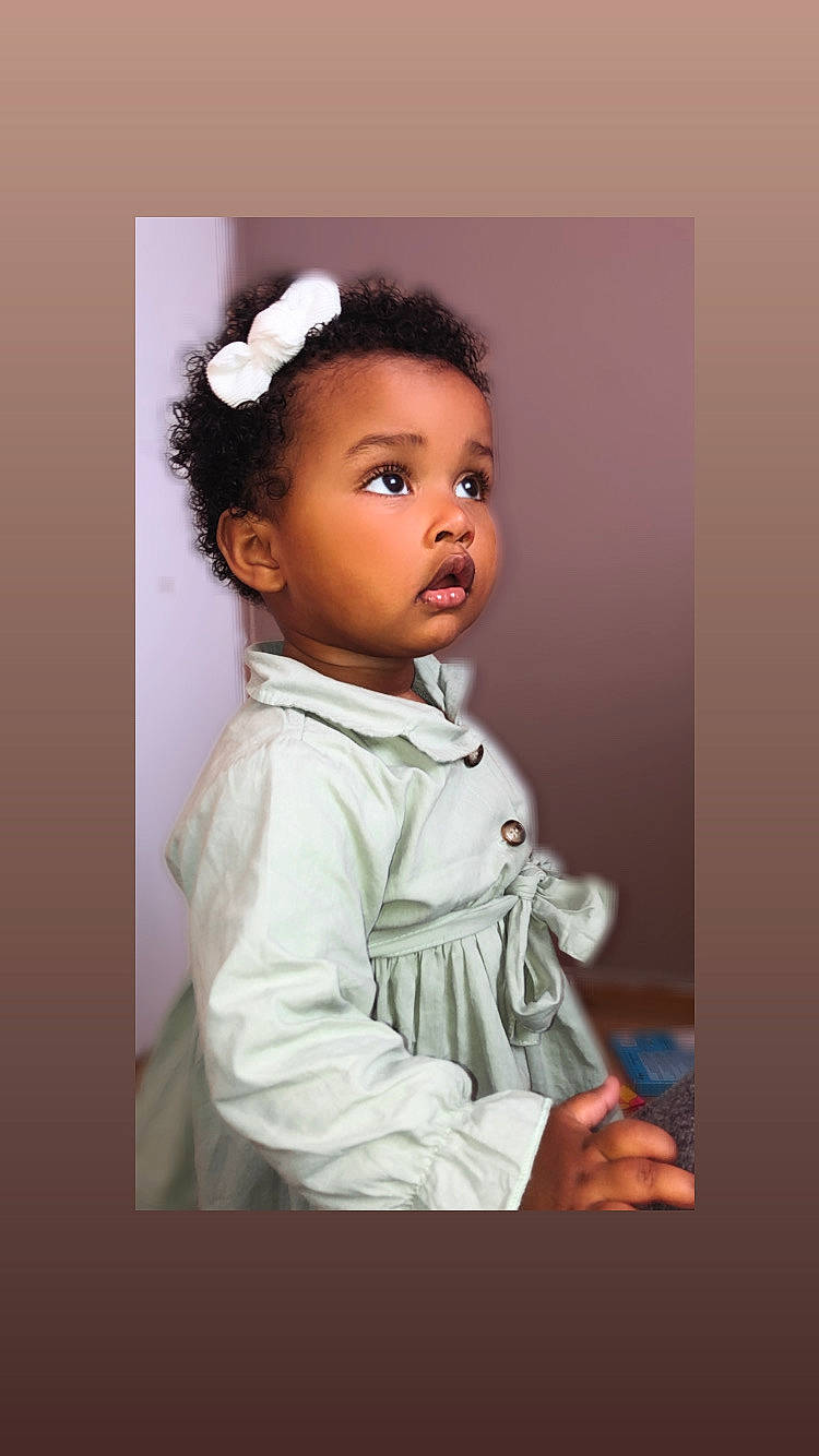 Lya participe au concours pour gagner de l'argent avec cette photo : baby_toddler_clothing, cheek, child, child_model, collar, eyebrow, eyelash, fashion_design, flash_photography, formal_wear, fur, gesture, hair, happy, jewellery, nose, person, portrait, portrait_photography, sleeve