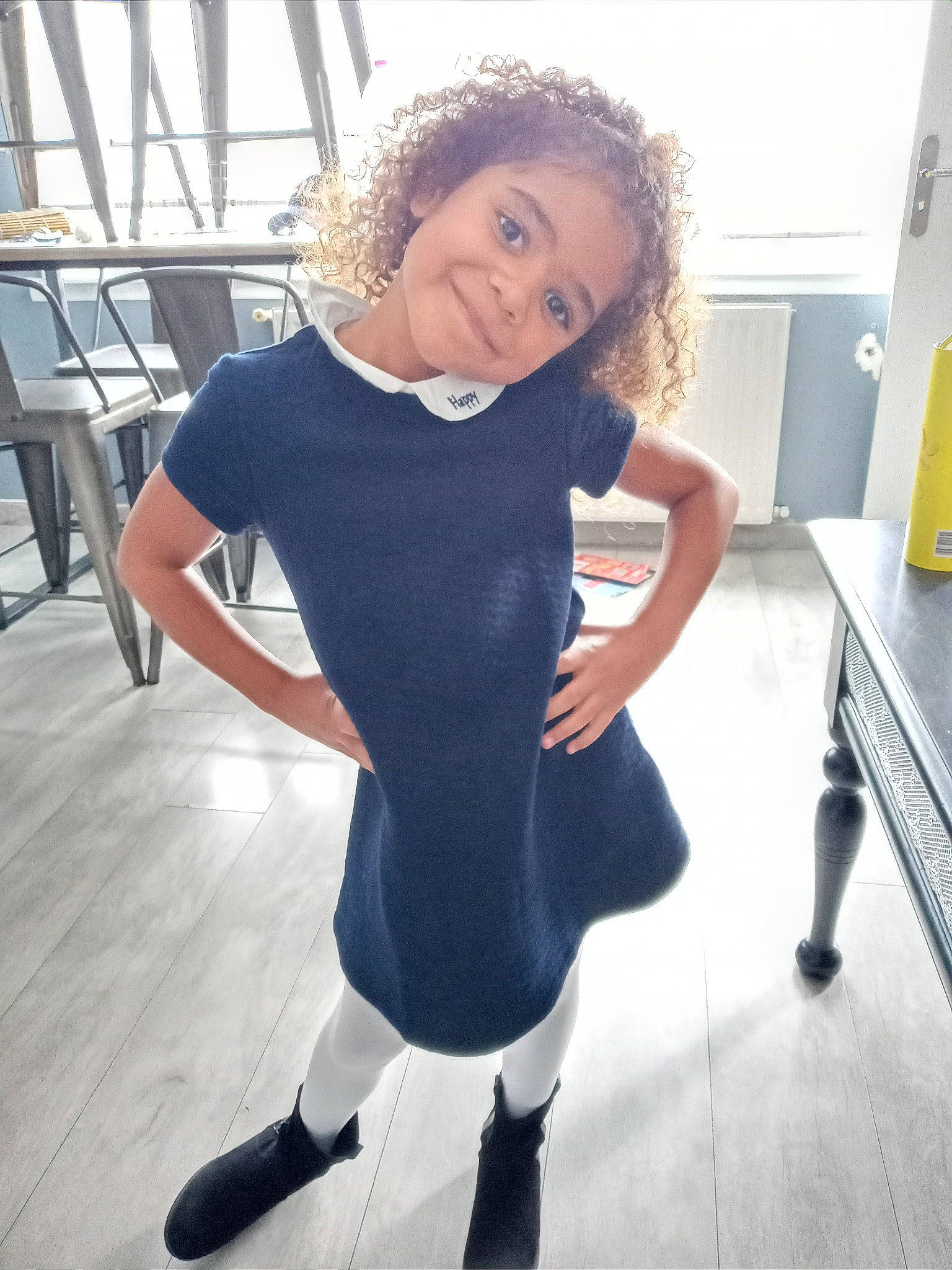 Aliya a rejoint le concours — aidez-le/la à gagner de superbes lots ! black, blue, child, clothing, costume, dress, footwear, joint, joy, knee, leg, leggings, leotard, person, photography, shoe, shoulder, smile, sportswear, t_shirt