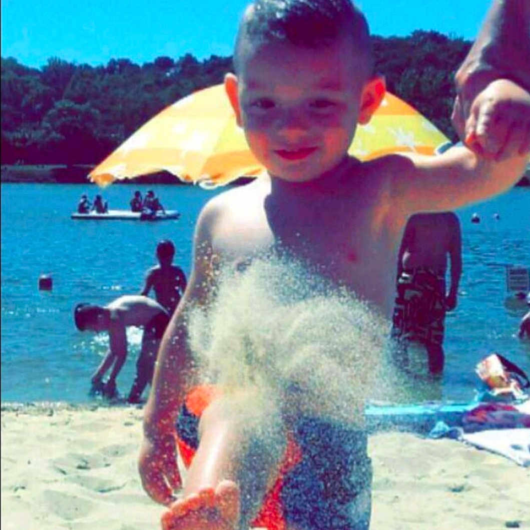 Saylan a rejoint le concours — aidez-le/la à gagner de superbes lots ! cool, fun, leisure, male, muscle, person, recreation, summer, vacation, water