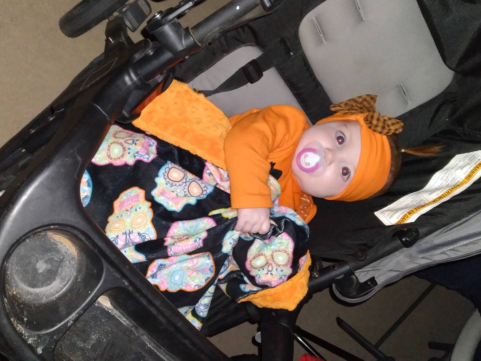 Rori is registered to the contest to win money with this photo: audio_equipment, auto_part, automotive_design, automotive_exterior, automotive_lighting, automotive_wheel_system, bag, bumper, car, car_seat, headwear, motor_vehicle, orange, person, personal_luxury_car, product, steering_part, steering_wheel, toy, trunk