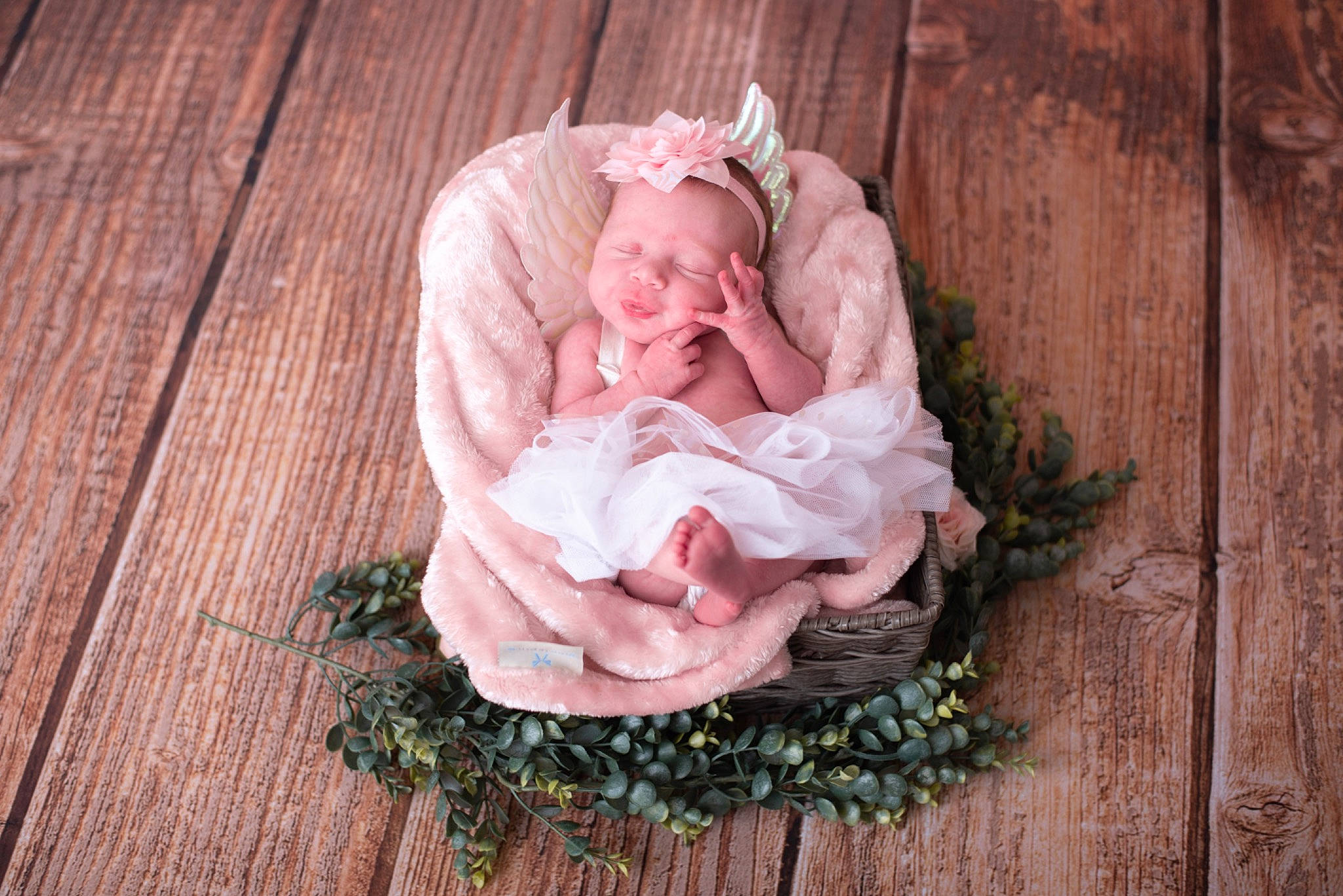 Emiliana is registered to the contest to win money with this photo: baby, baby_toddler_clothing, cut_flowers, dress, flower, flower_arranging, garden_roses, grass, hair_accessory, happy, headgear, headpiece, person, petal, plant, rose, rose_family, rose_order, toddler, wedding_ceremony_supply