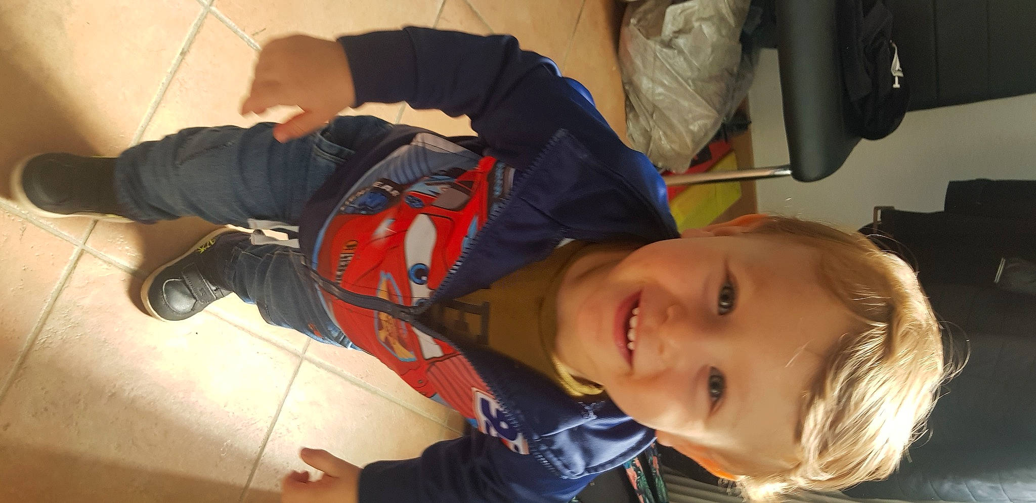 Julyan a rejoint le concours — aidez-le/la à gagner de superbes lots ! baby, baby_toddler_clothing, cheek, child, comfort, elbow, eyelash, fun, happy, joy, nose, person, sleeve, smile, toddler, windbreaker