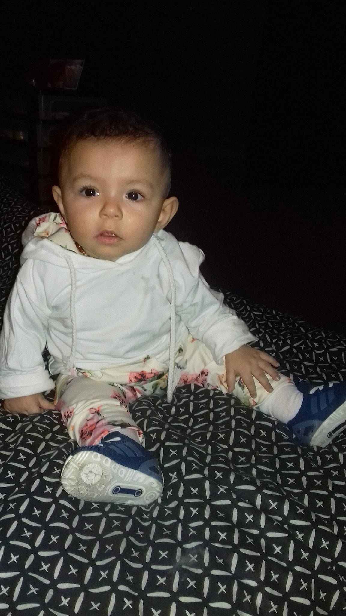 Maëlle participe au concours pour gagner de l'argent avec cette photo : baby, cheek, child, person, play, sitting, toddler