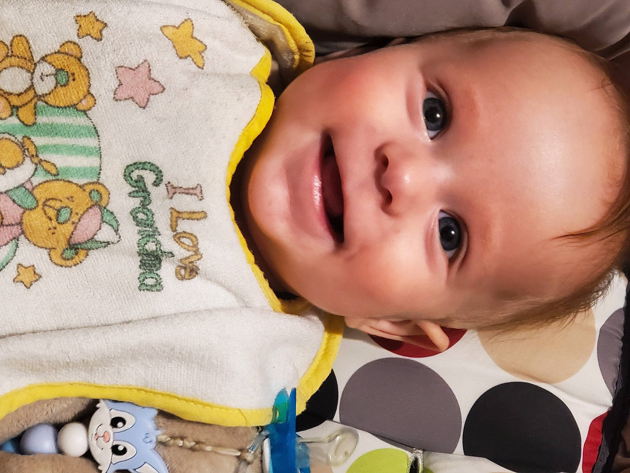 Roméo a rejoint le concours — aidez-le/la à gagner de superbes lots ! baby, baby_toddler_clothing, cheek, chin, facial_expression, happy, human, joy, lip, mammal, mouth, nose, organ, person, product, skin, sleeve, smile, toddler, vertebrate