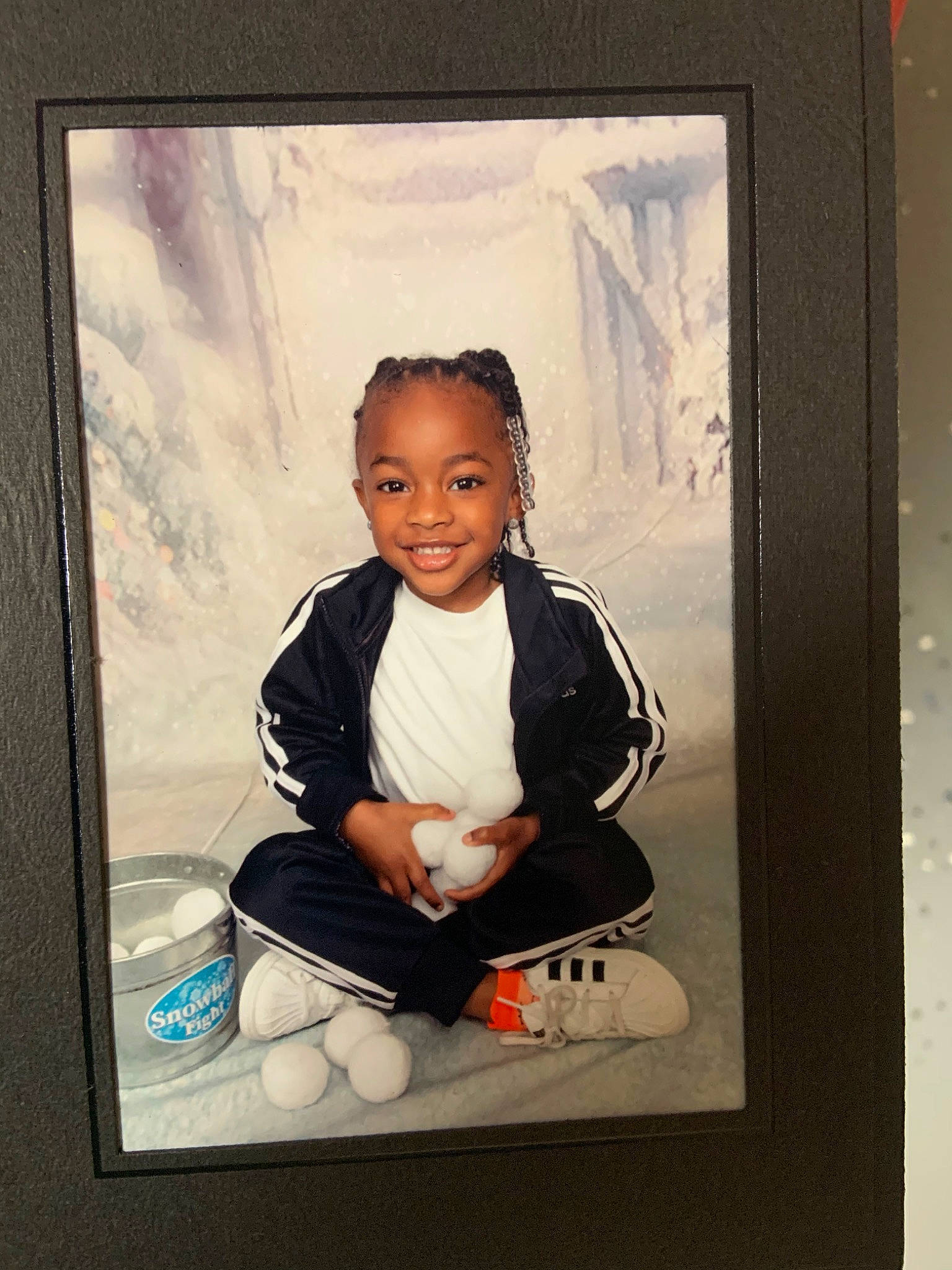 Rayana is registered to the contest to win money with this photo: art, child, interior_design, joy, person, photography, picture_frame, toddler