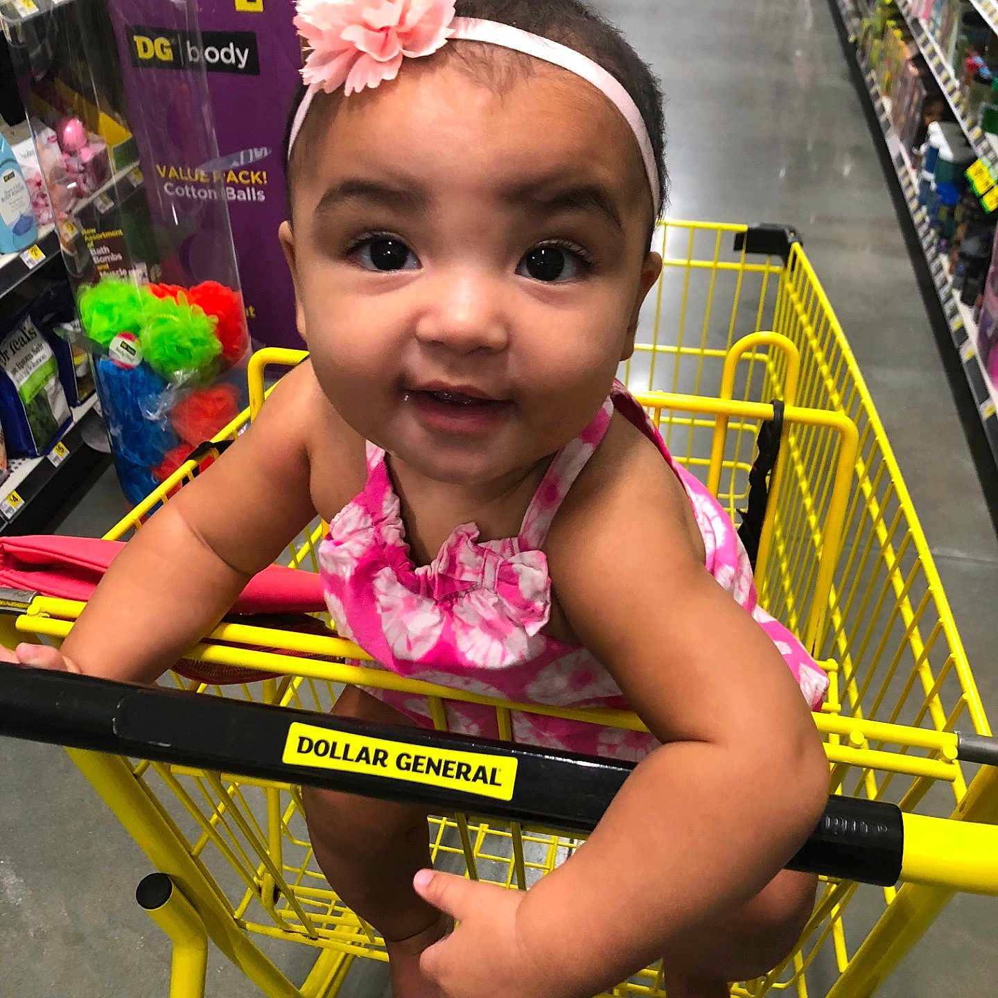 Riley is registered to the contest to win money with this photo: fun, girl