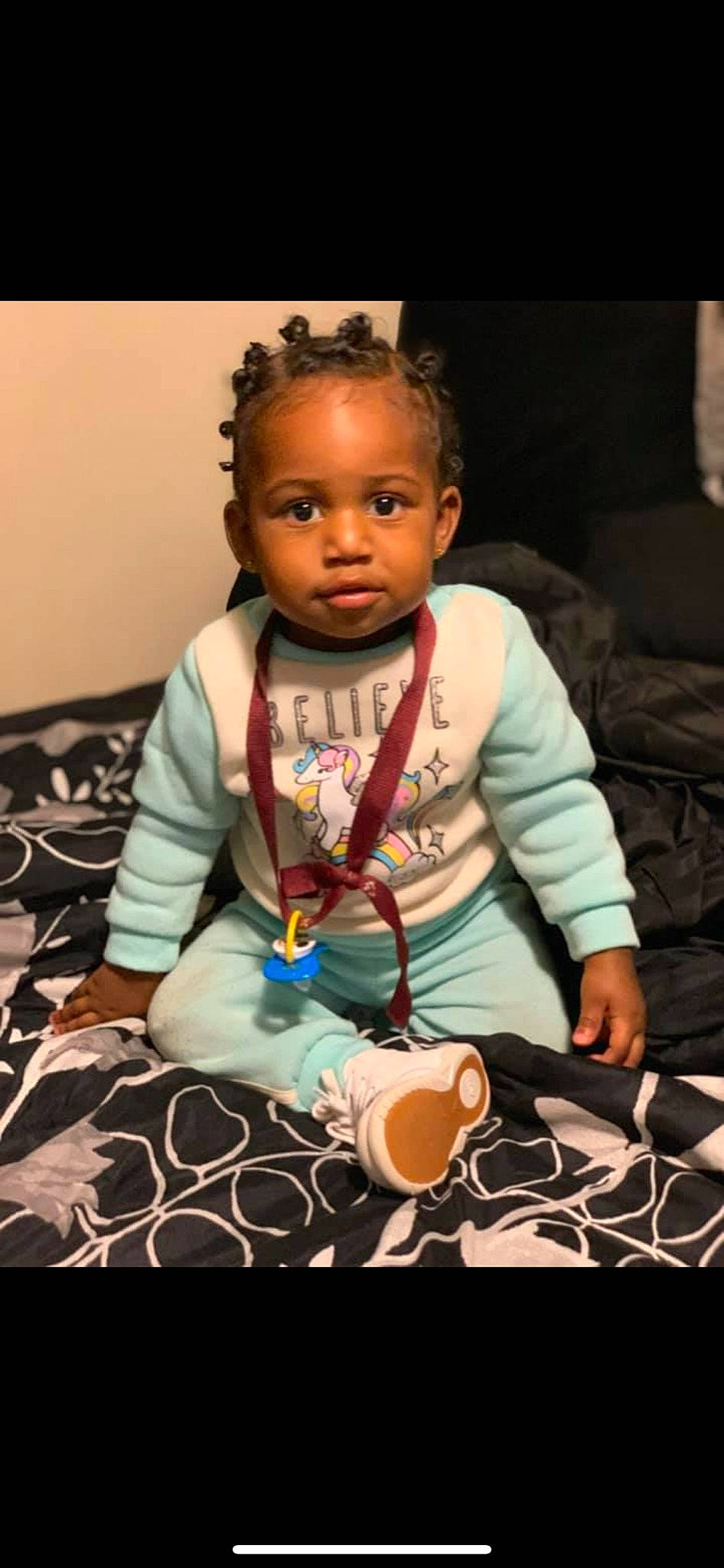 Zyla is registered to the contest to win money with this photo: arm, baby, cheek, child, child_model, cool, ear, hairstyle, person, play, sitting, toddler