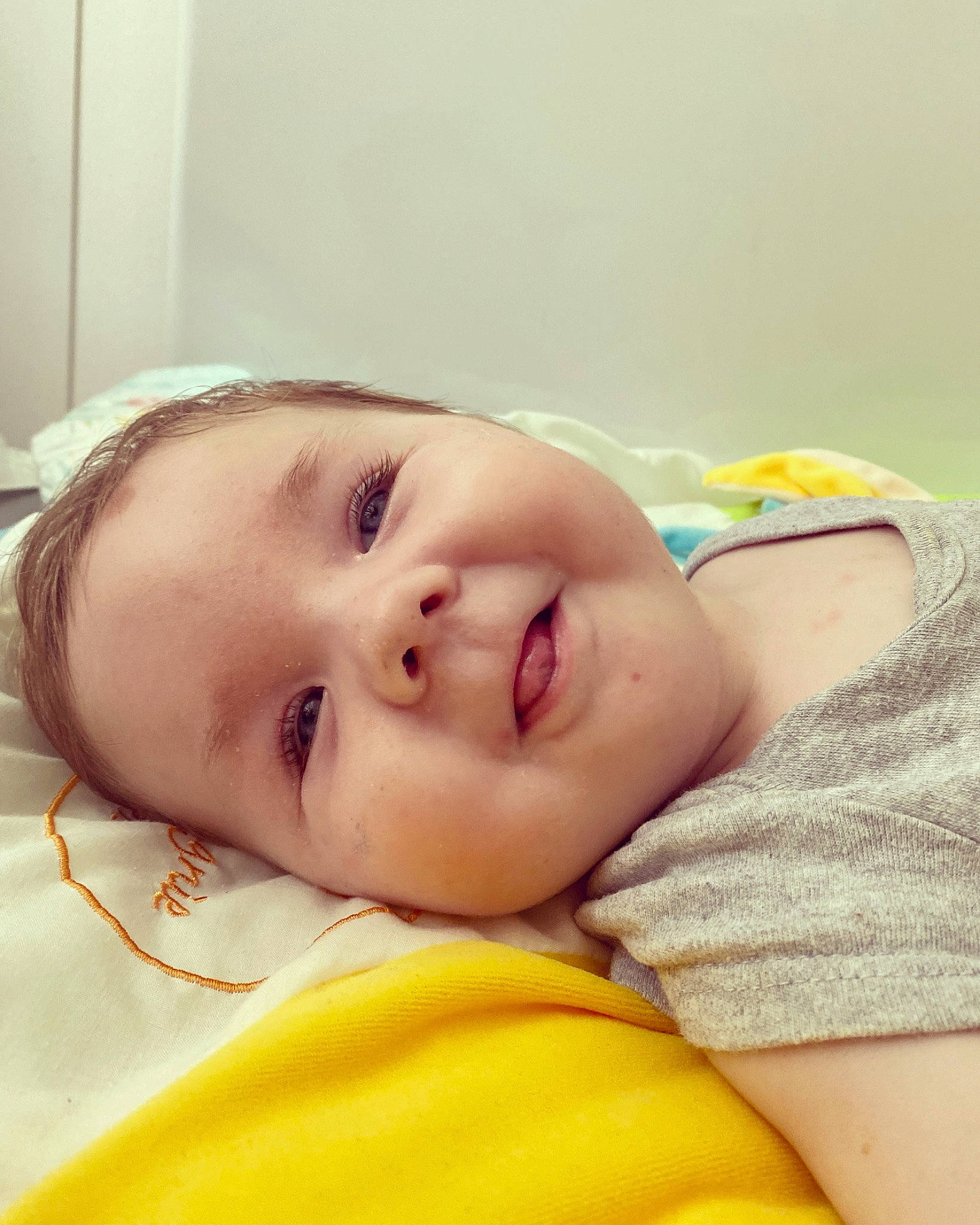 Maylonn participe au concours pour gagner de l'argent avec cette photo : baby, baby_sleeping, baby_toddler_clothing, cheek, child, comfort, eyebrow, eyelash, grass, happy, iris, lip, mouth, neck, nose, person, skin, sleeve, smile, toddler