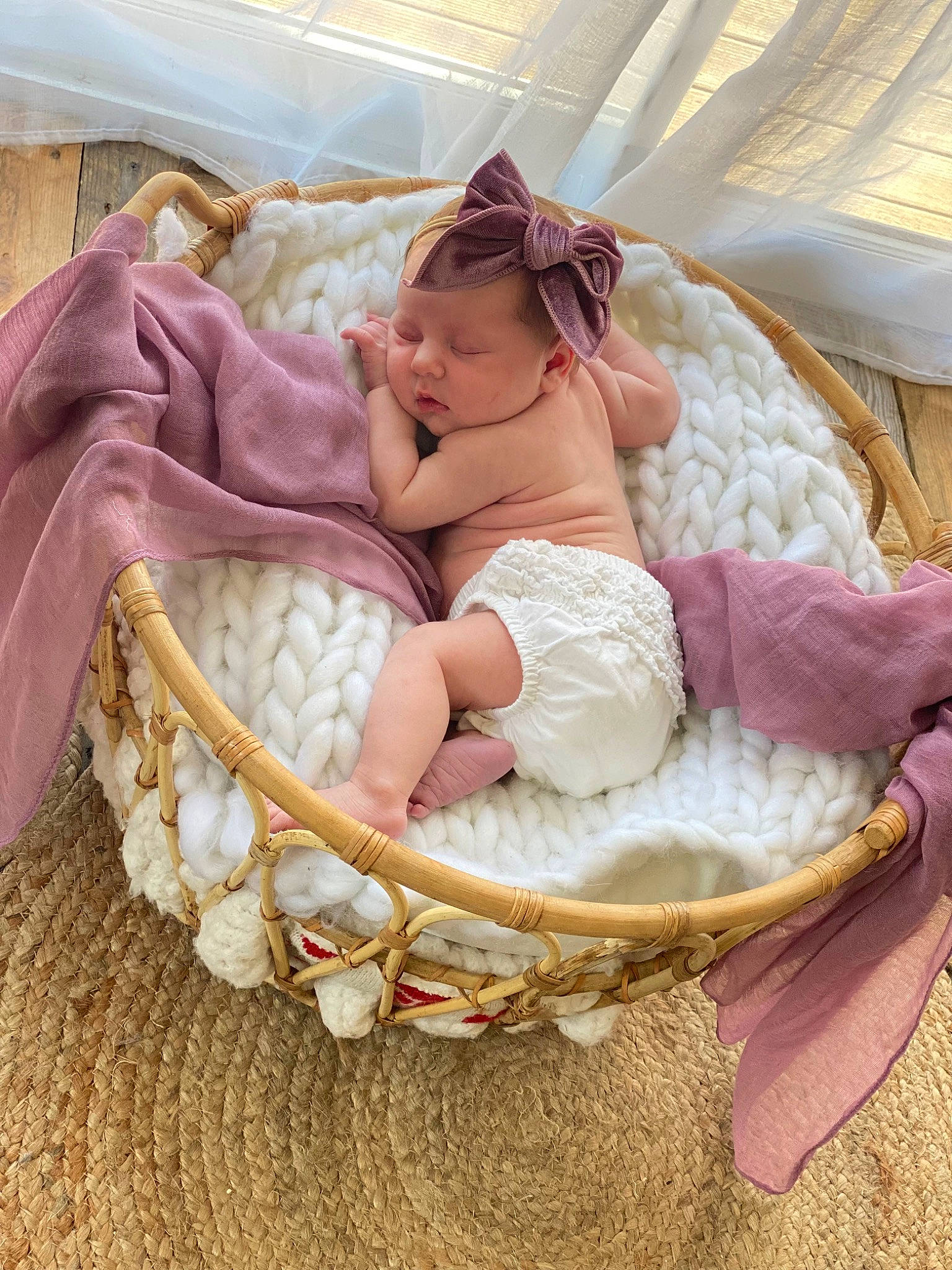 Lilly-rose participe au concours pour gagner de l'argent avec cette photo : baby, baby_products, baby_sleeping, baby_toddler_clothing, basket, bedding, blond, child, comfort, fashion_accessory, hand, headgear, infant_bed, linens, magenta, pattern, person, pink, product, skin