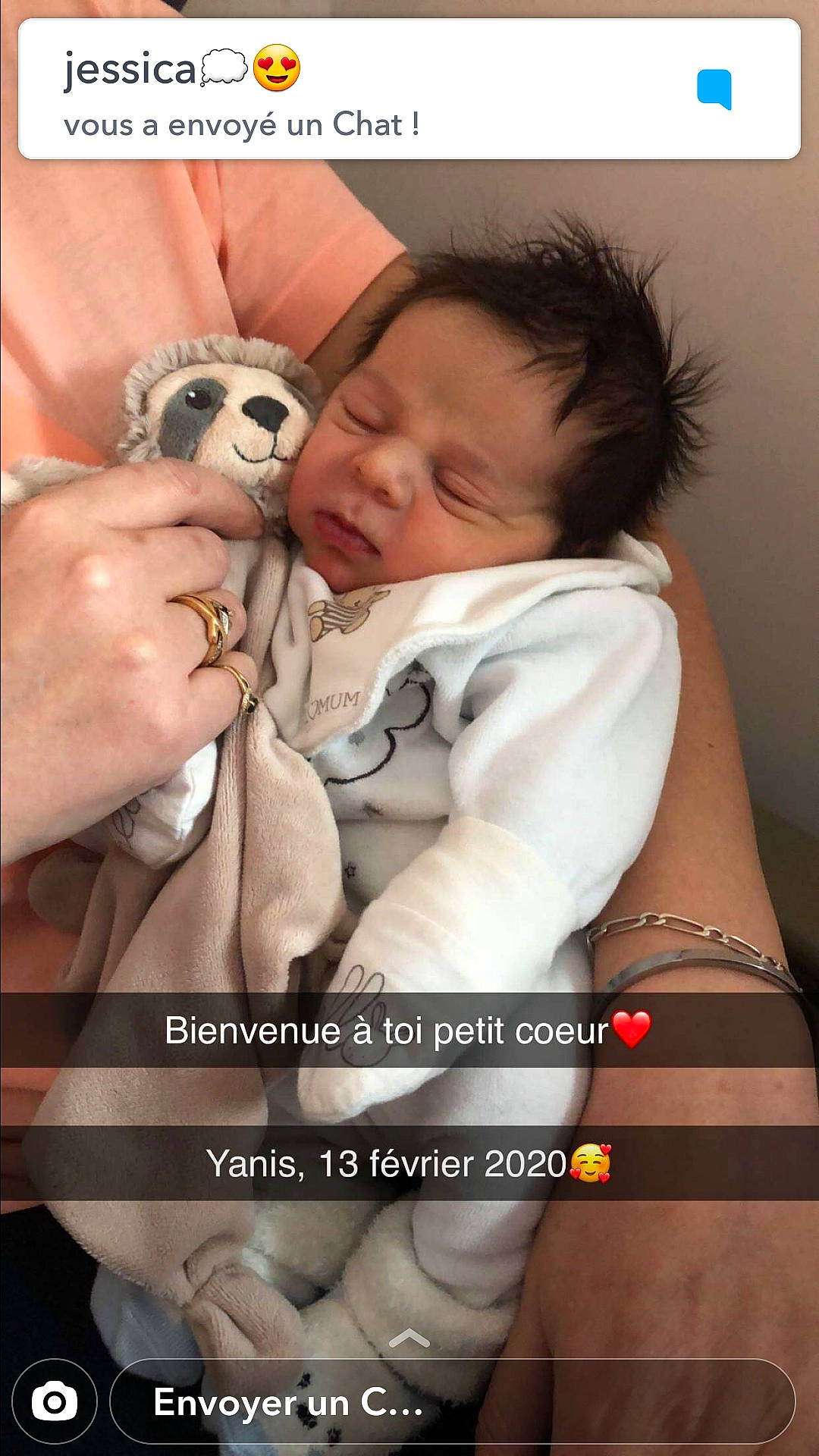 Yanis participe au concours pour gagner de l'argent avec cette photo : baby, birth, child, gesture, love, person, photo_caption, photography