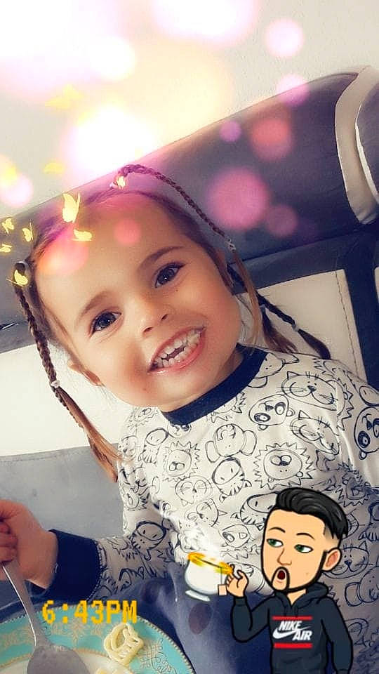 Noélia participe au concours pour gagner de l'argent avec cette photo : baby, baby_toddler_clothing, cheek, child, cool, eye, eyebrow, face, flash_photography, fun, happy, head, headwear, joy, lip, person, pink, skin, smile, snapshot