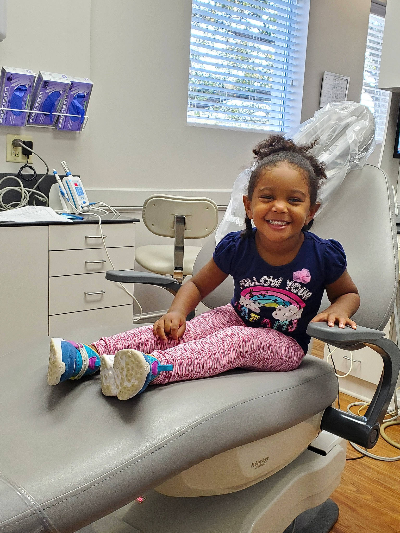 Sarabi is registered to the contest to win money with this photo: arm, baby, birth, child, clinic, cosmetic_dentistry, dentistry, health_care, hospital, joy, patient, person, service, toddler, tooth