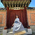 Yiyun L.