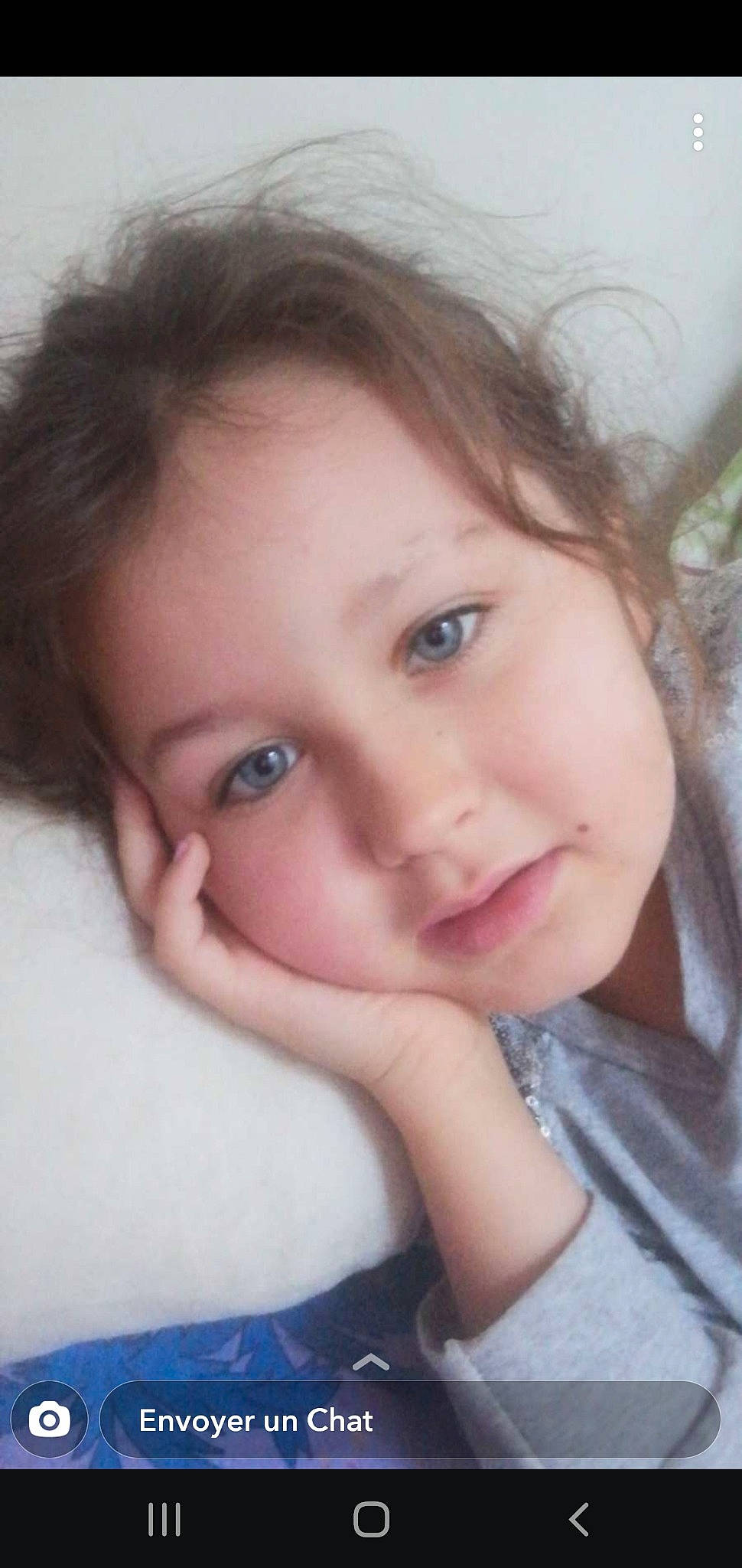 Cassandra a rejoint le concours — aidez-le/la à gagner de superbes lots ! cheek, chin, ear, eye, eyebrow, eyelash, face, finger, flash_photography, forehead, gesture, hair, happy, iris, jaw, lip, mouth, neck, nose, person