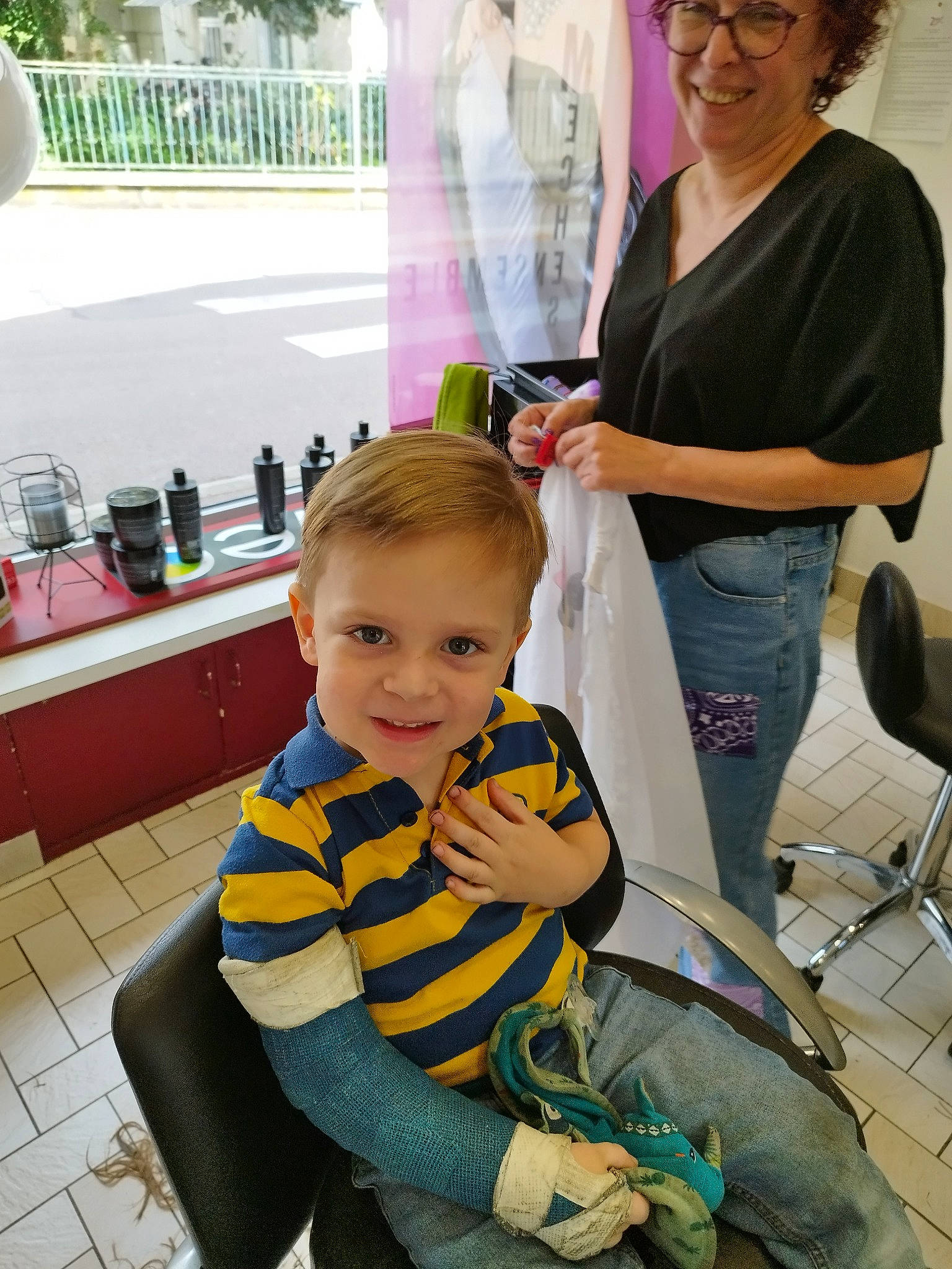 Malo participe au concours pour gagner de l'argent avec cette photo : baby, baby_products, chair, child, community, event, fun, happy, joint, joy, lap, leisure, people, person, photograph, recreation, room, sitting, smile, snapshot