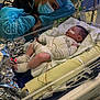Eden a rejoint le concours — aidez-le/la à gagner de superbes lots ! baby, hospital, medical_equipment, bandages, crib, adult, mask, wires, monitoring, patient, care, healthcare, intensive_care, newborn, sleeping, person, bed, pediatric, support, tenderness