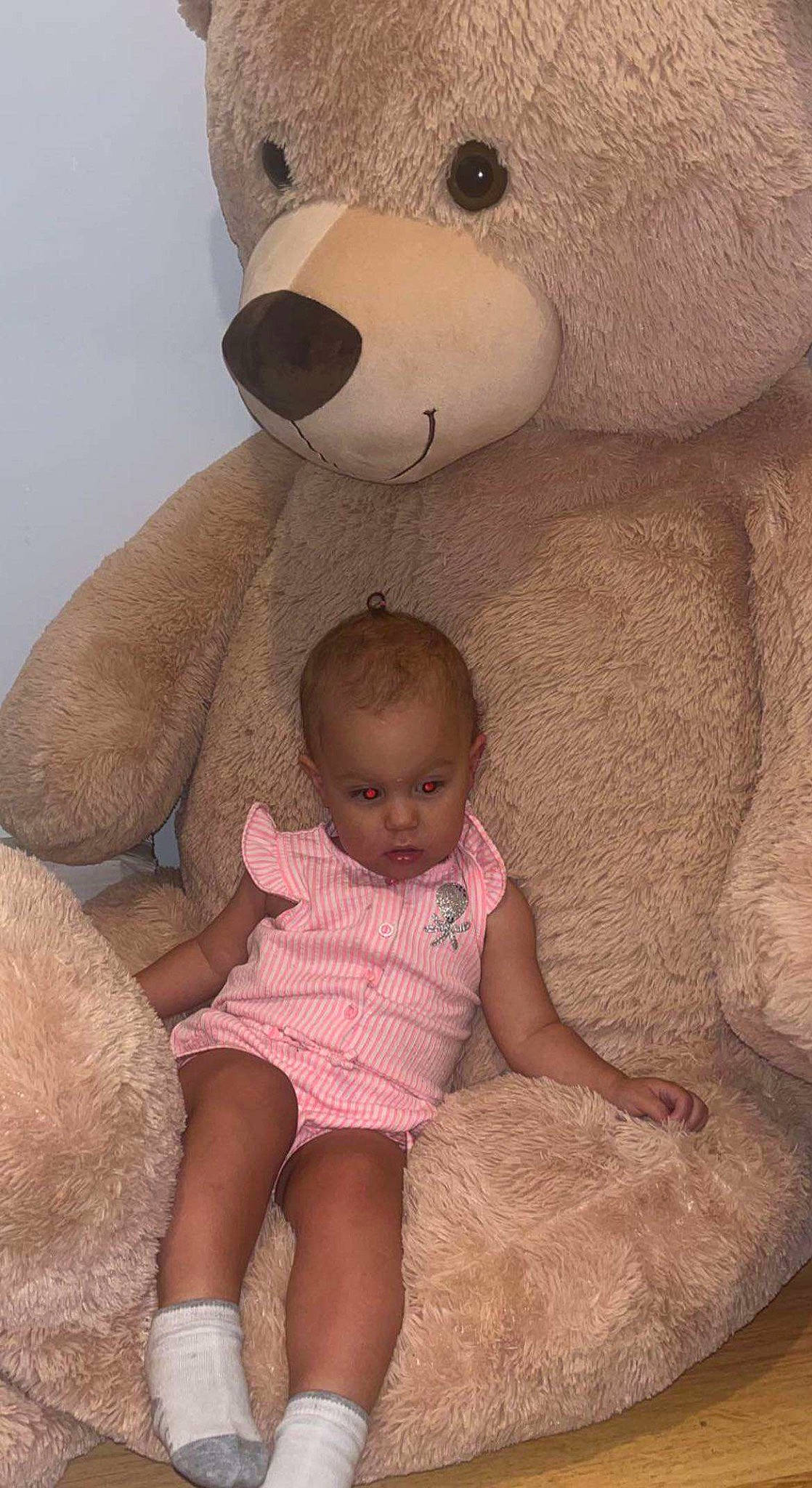 Savannah participe au concours pour gagner de l'argent avec cette photo : baby, baby_toddler_clothing, cheek, child, comfort, fun, mammal, nose, organ, person, pink, skin, sleeve, snout, stuffed_toy, teddy_bear, textile, toddler, toy, vertebrate