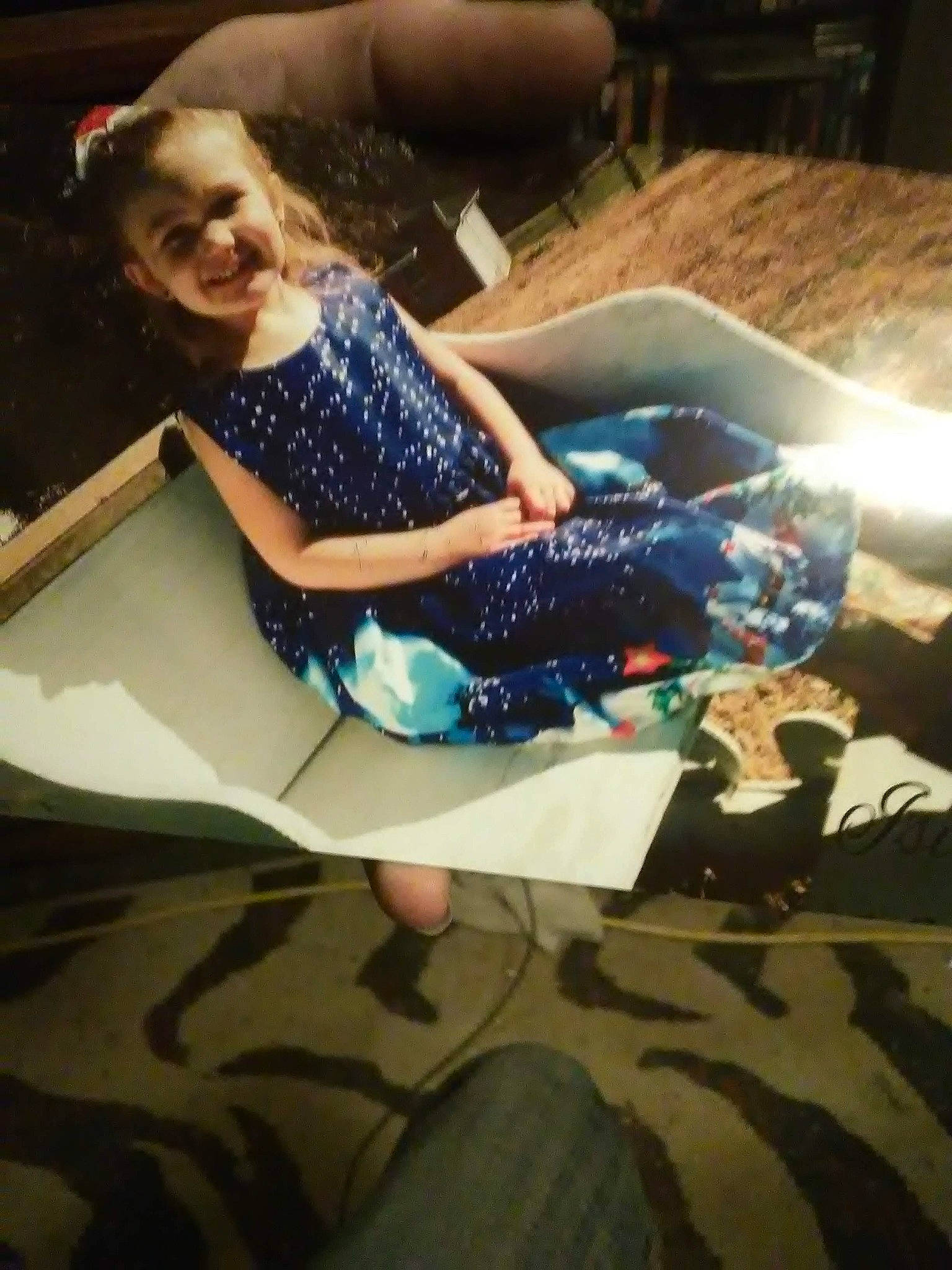 Isis Jackson is registered to the contest to win money with this photo: cool, joy, leg, leisure, person, selfie