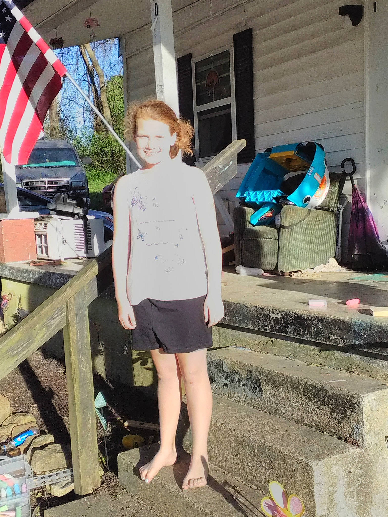 Chesney is registered to the contest to win money with this photo: fashion, human_leg, joy, leg, outerwear, person, photography, shoe, shorts, snapshot, standing, style, thigh, vacation