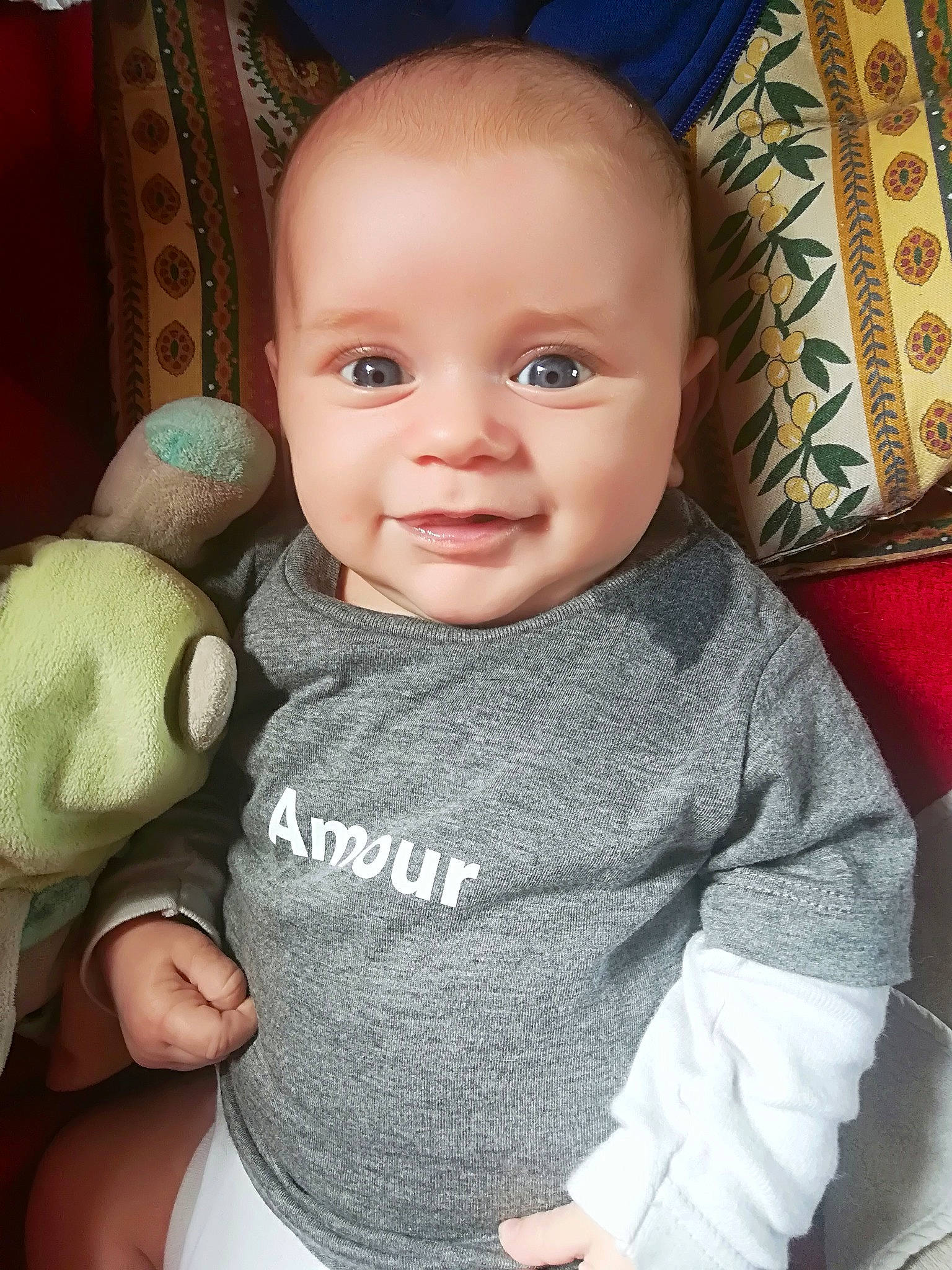 Kentyn participe au concours pour gagner de l'argent avec cette photo : baby, baby_products, baby_toys, cheek, child, eye, face, head, person, product, skin, smile, toddler, toy