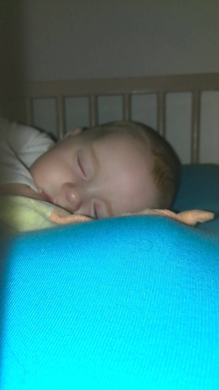 Kentyn participe au concours pour gagner de l'argent avec cette photo : baby, bedtime, child, furniture, nap, nose, person, skin, sleep