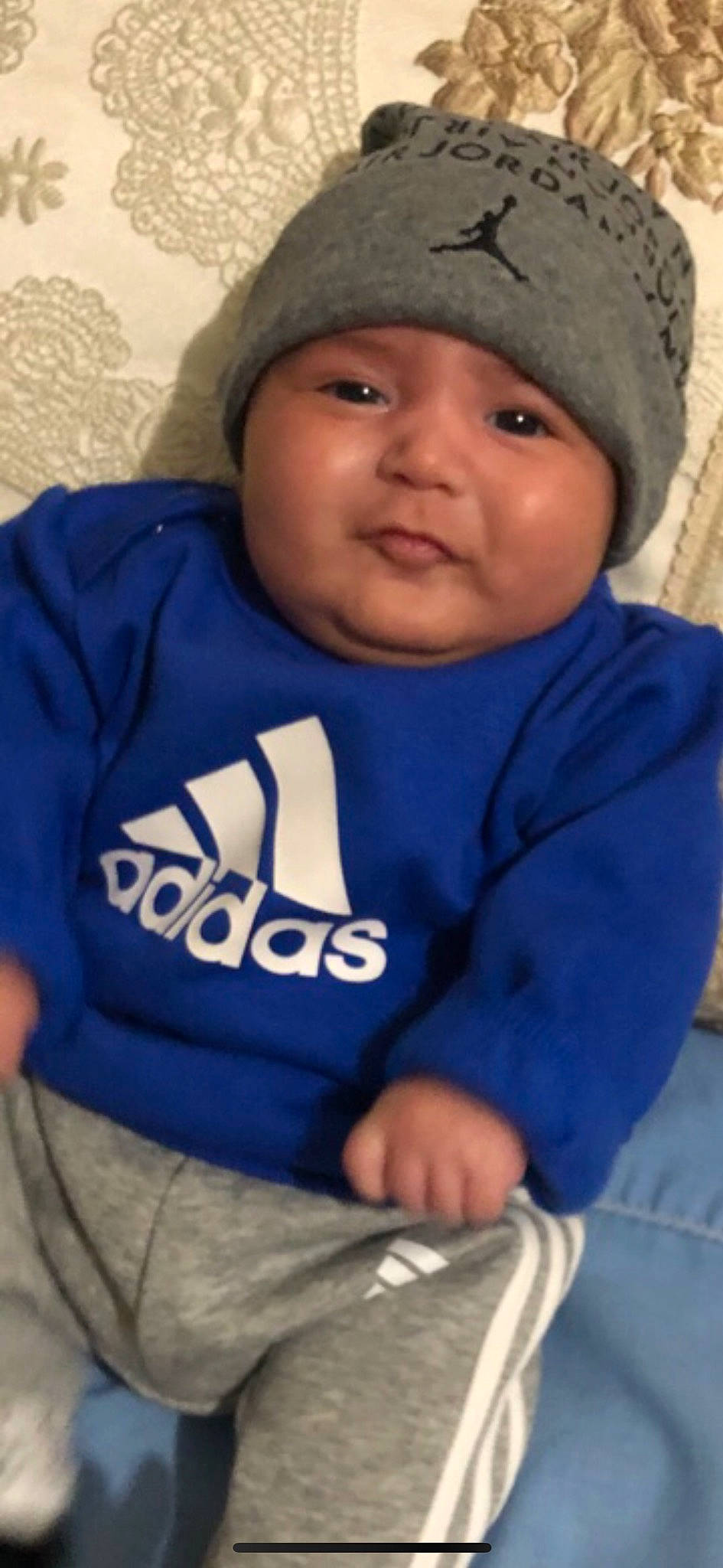 Aaron a rejoint le concours — aidez-le/la à gagner de superbes lots ! baby_toddler_clothing, cap, cheek, chin, comfort, cool, eye, eyebrow, face, facial_expression, forehead, head, headgear, headwear, mouth, nose, organ, outerwear, person, skin