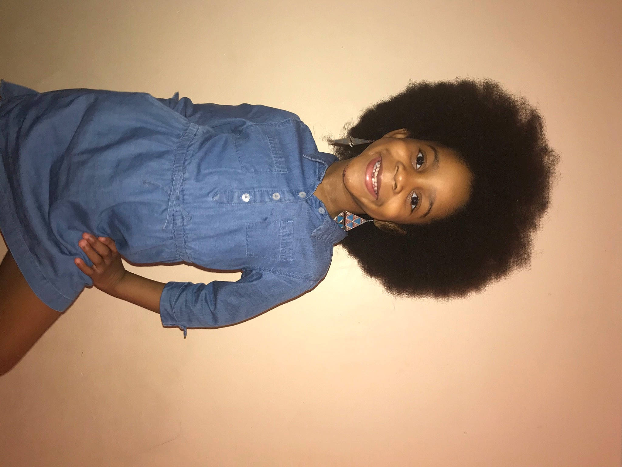 Sasha is registered to the contest to win money with this photo: black_hair, comfort, denim, elbow, electric_blue, fashion_design, flash_photography, fun, fur, gesture, human_body, human_leg, joy, knee, person, sitting, sleeve, sportswear, t_shirt, thigh