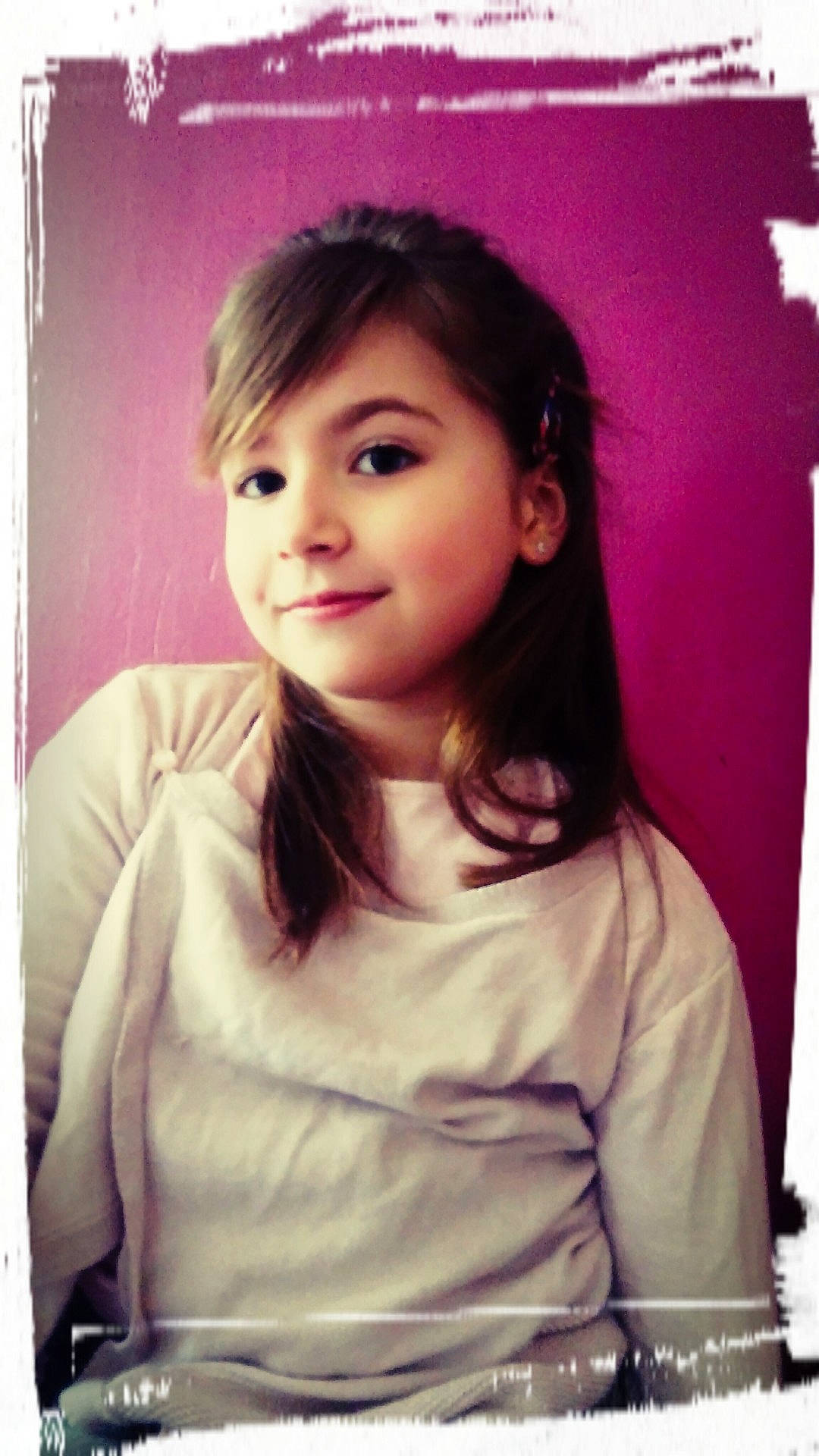 Lyne a rejoint le concours — aidez-le/la à gagner de superbes lots ! beauty, brown_hair, eye, girl, hair, hairstyle, human_positions, image, lady, model, person, photo_shoot, photograph, photography, portrait, portrait_photography