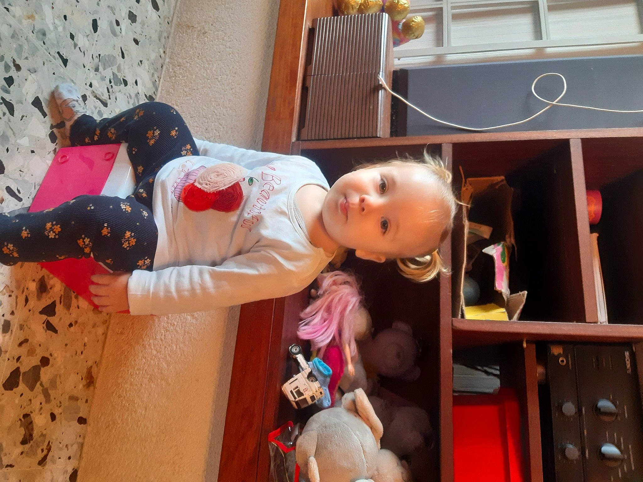 Mélyna participe au concours pour gagner de l'argent avec cette photo : baby, cabinetry, child, drawer, fun, happy, person, pink, room, toddler, wood