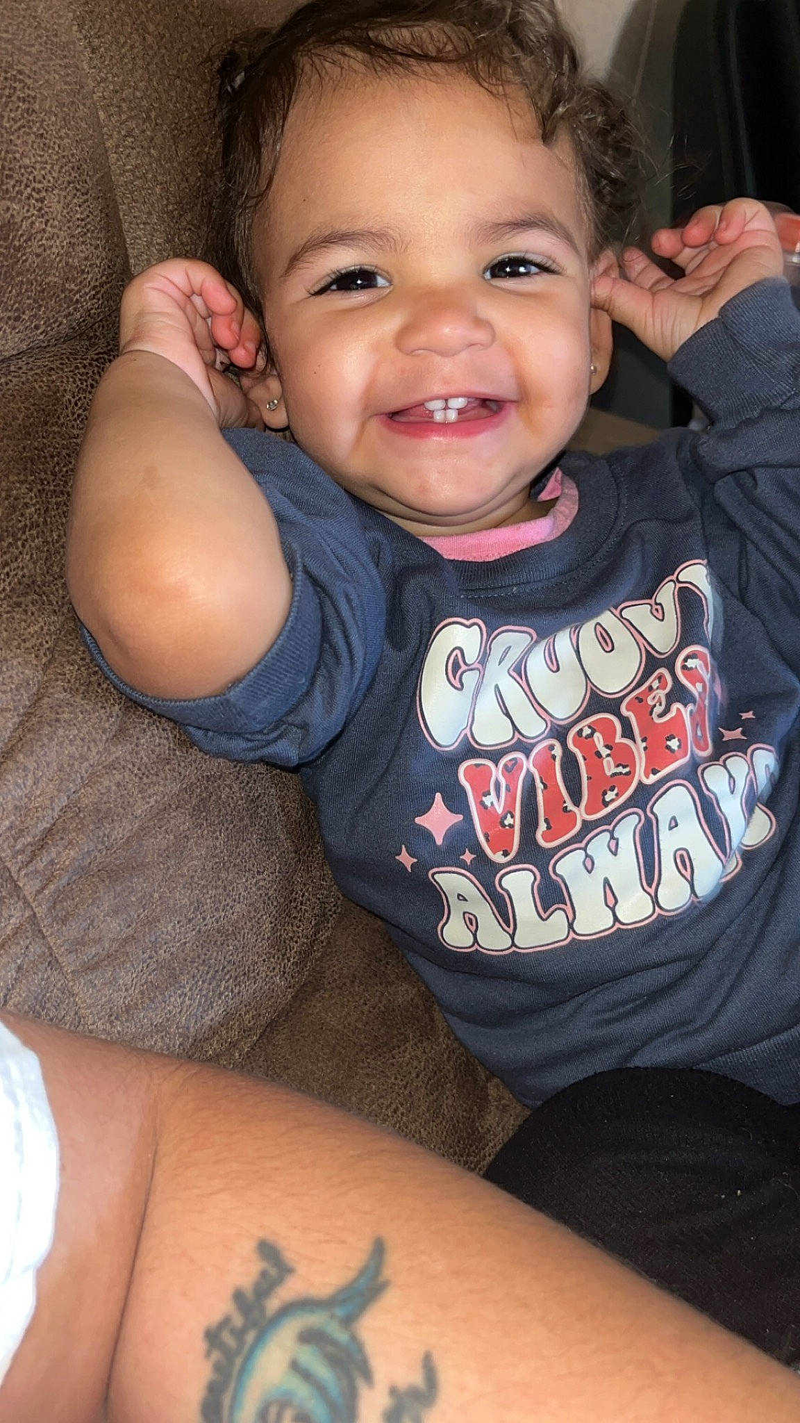 Greycyn is registered to the contest to win money with this photo: arm, black, blue, cheek, chin, eye, eyebrow, facial_expression, flash_photography, hairstyle, head, human, joint, joy, lip, mouth, muscle, nose, organ, person