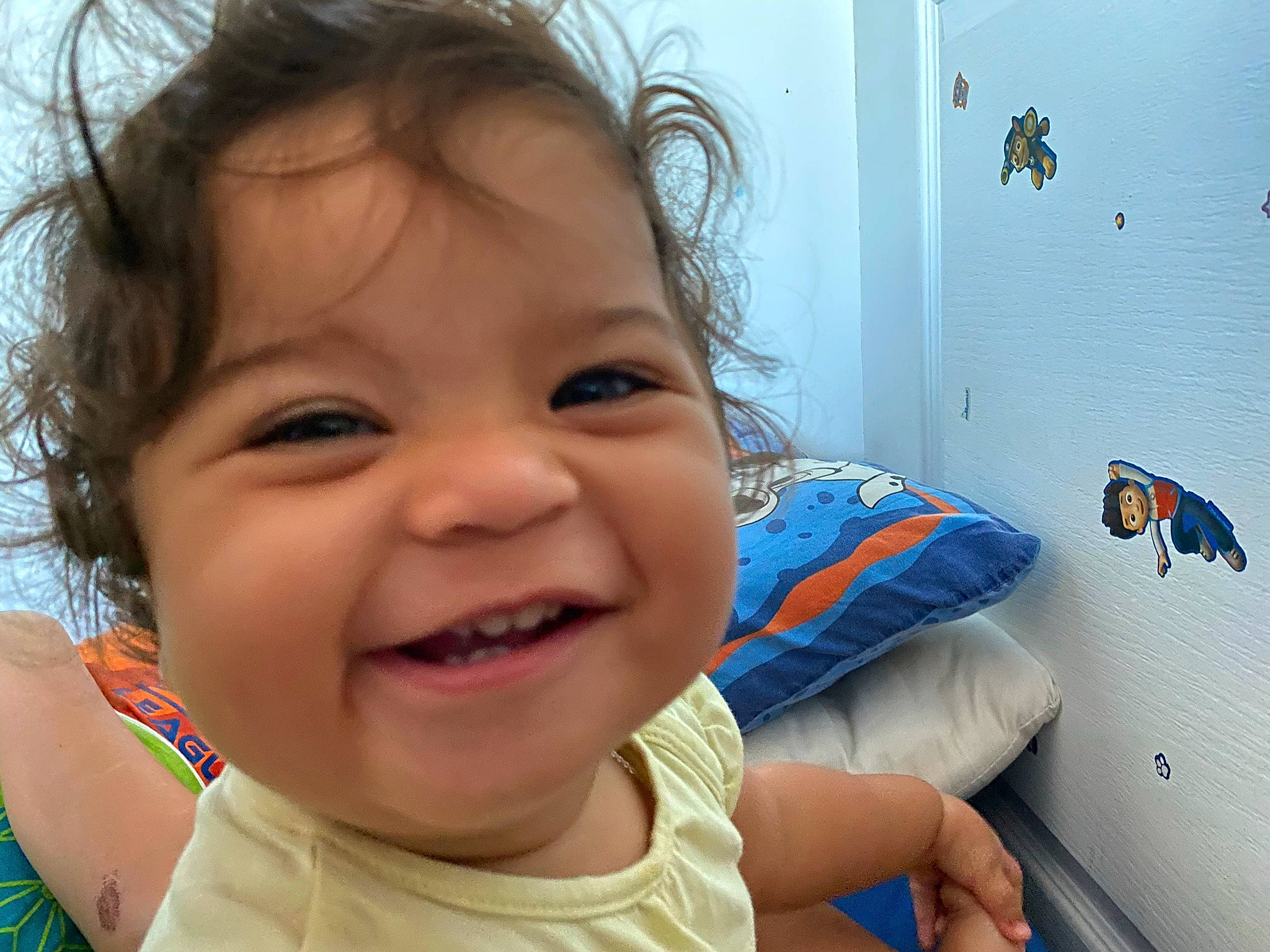 Chelsea participe au concours pour gagner de l'argent avec cette photo : arm, cheek, chin, ear, eye, eyebrow, eyelash, forehead, hairstyle, happy, human_body, iris, joy, lip, mouth, neck, nose, person, photograph, product