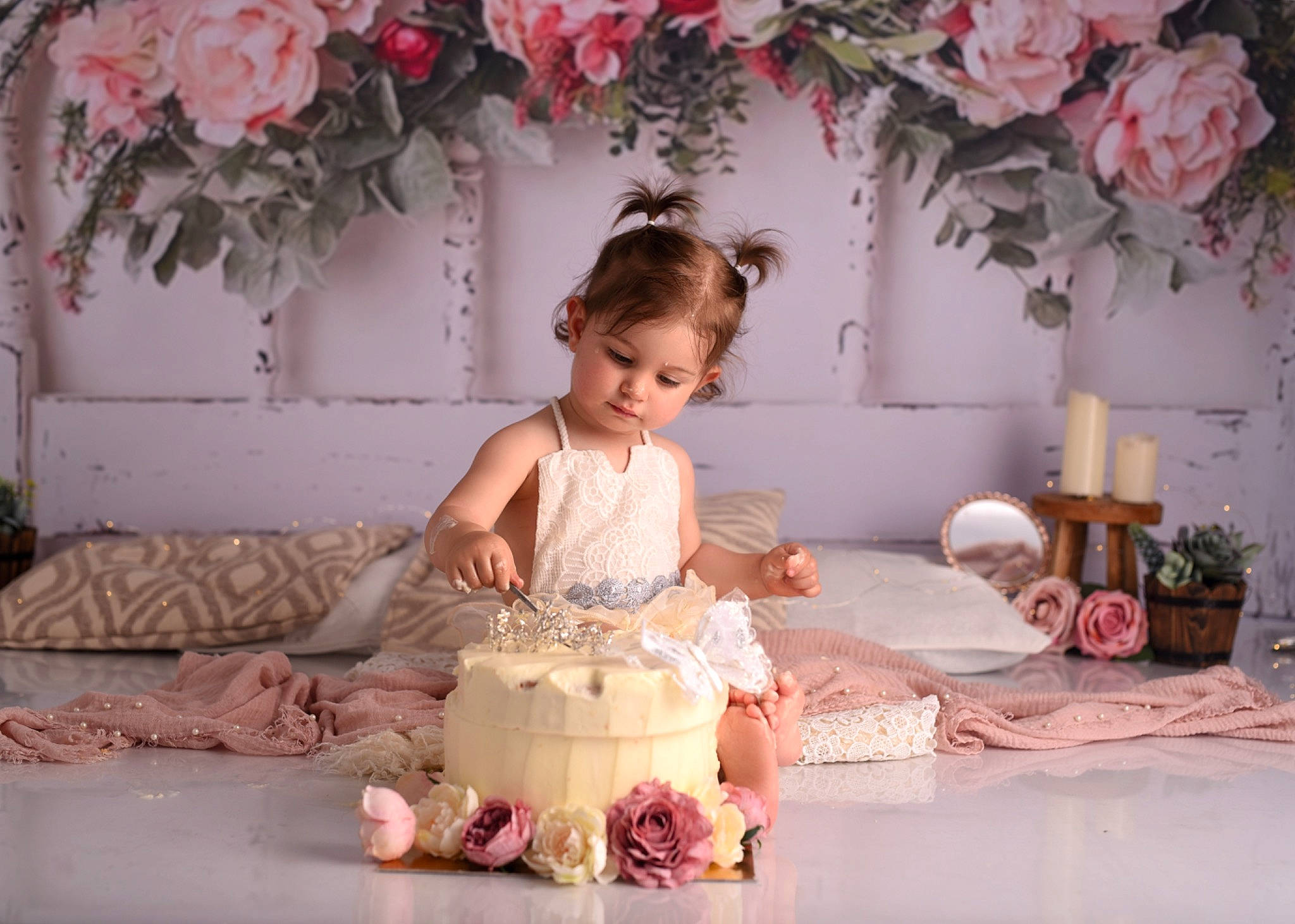 Naomie participe au concours pour gagner de l'argent avec cette photo : baby, baked_goods, birthday_cake, cake, cake_decorating, cake_decorating_supply, dessert, dress, event, flower, food, happy, person, petal, pink, plant, sugar_cake, textile, toddler, wedding_ceremony_supply