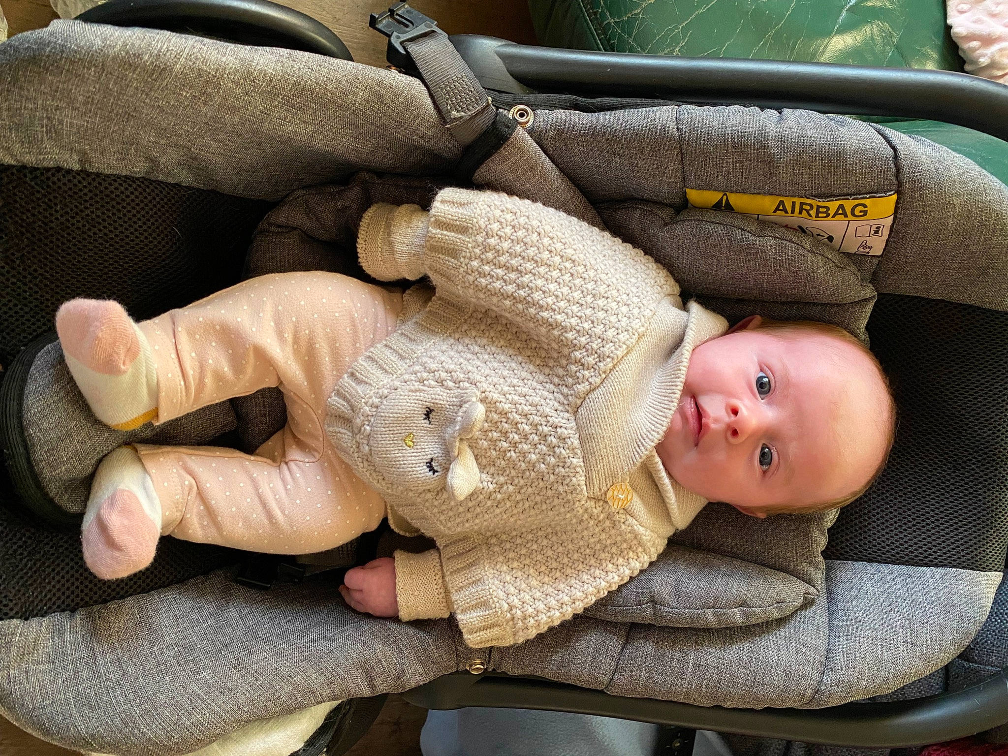 Chaynna participe au concours pour gagner de l'argent avec cette photo : auto_part, baby, baby_carriage, baby_products, baby_safety, baby_toddler_clothing, car_seat, child, comfort, facial_expression, fashion_accessory, finger, gesture, hand, nail, person, skin, smile, thumb, toddler