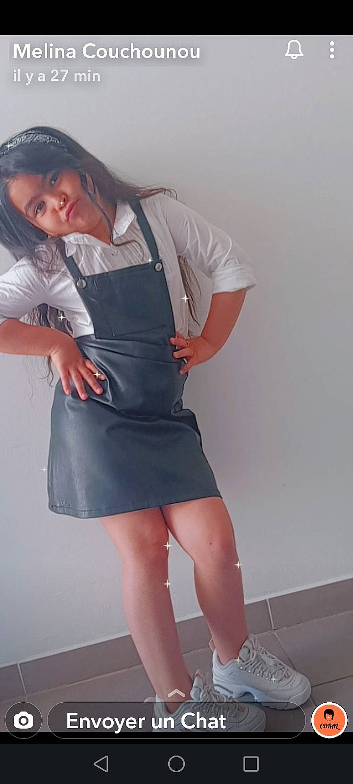 Lucia a rejoint le concours — aidez-le/la à gagner de superbes lots ! black_hair, dress, elbow, eyewear, fashion_design, flash_photography, gesture, joint, knee, leg, neck, person, shoe, shorts, shoulder, sleeve, smile, street_fashion, thigh, trunk