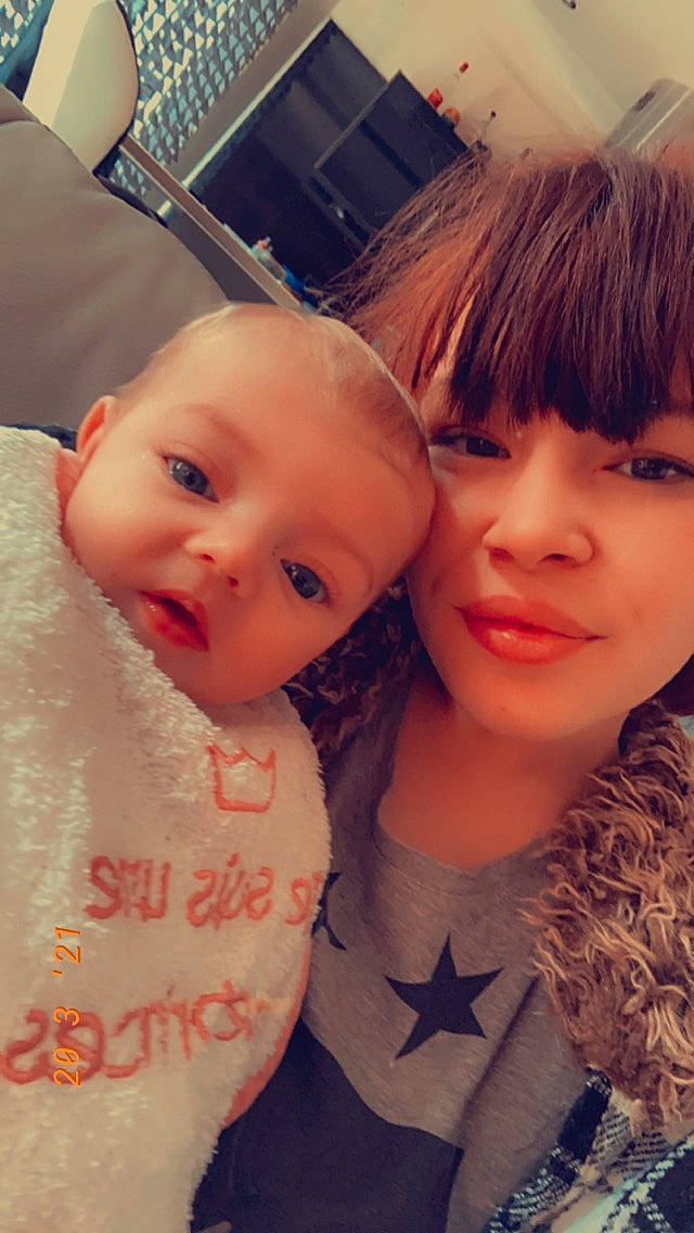 Athénays a rejoint le concours — aidez-le/la à gagner de superbes lots ! cheek, chin, cool, eye, eyebrow, eyelash, face, facial_expression, forehead, hairstyle, happy, head, human, interaction, iris, lip, mouth, nose, organ, person