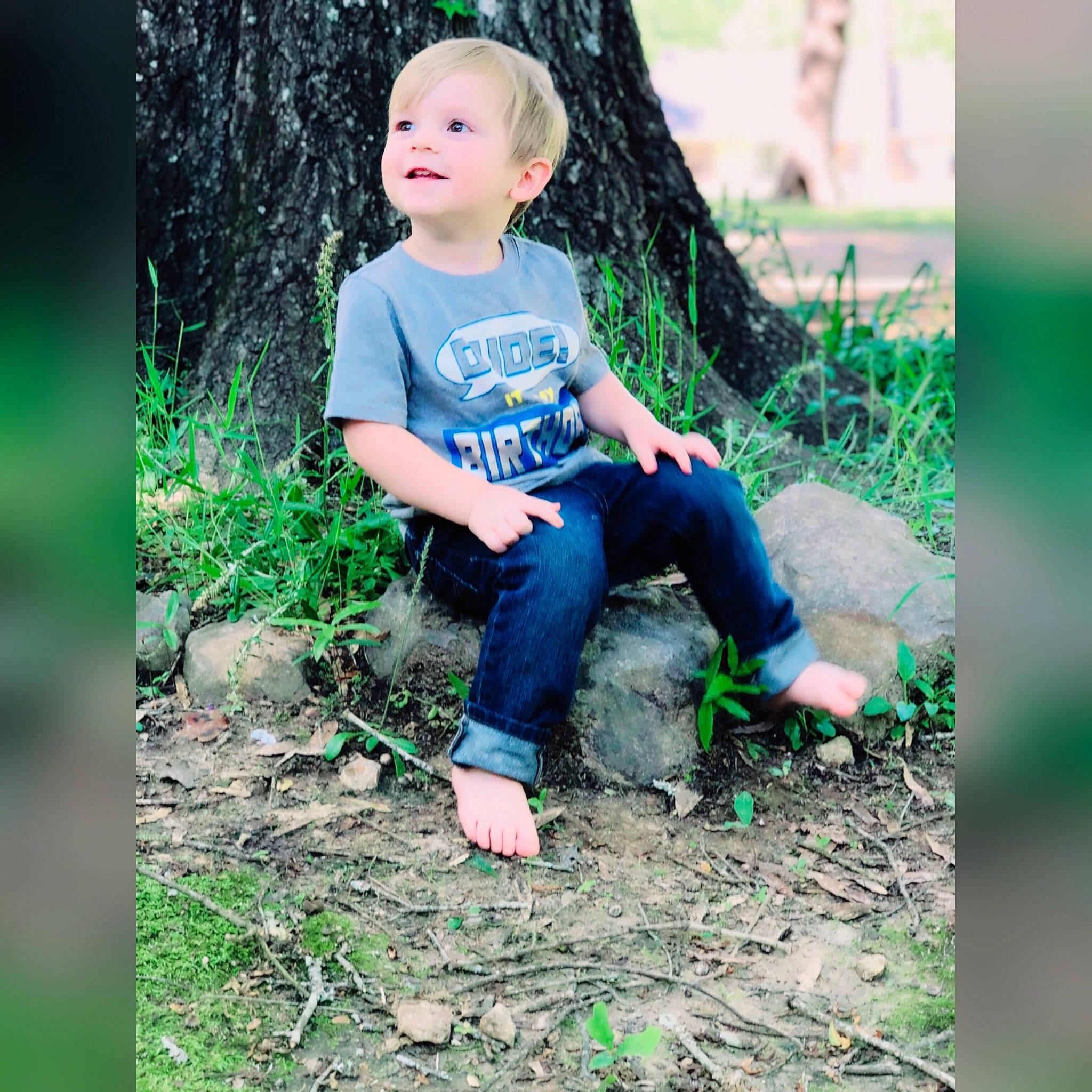 Gauge is registered to the contest to win money with this photo: adaptation, child, child_model, fun, grass, green, happy, leaf, people_in_nature, person, photograph, photography, plant, play, portrait, portrait_photography, sitting, smile, soil, toddler