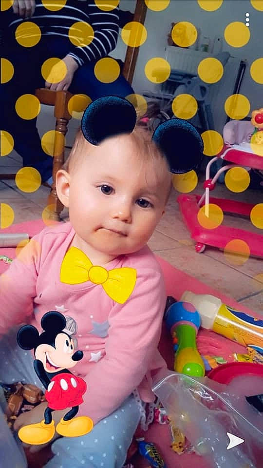 Mèlia a rejoint le concours — aidez-le/la à gagner de superbes lots ! baby, baby_toys, child, party_supply, person, play, toddler, toy